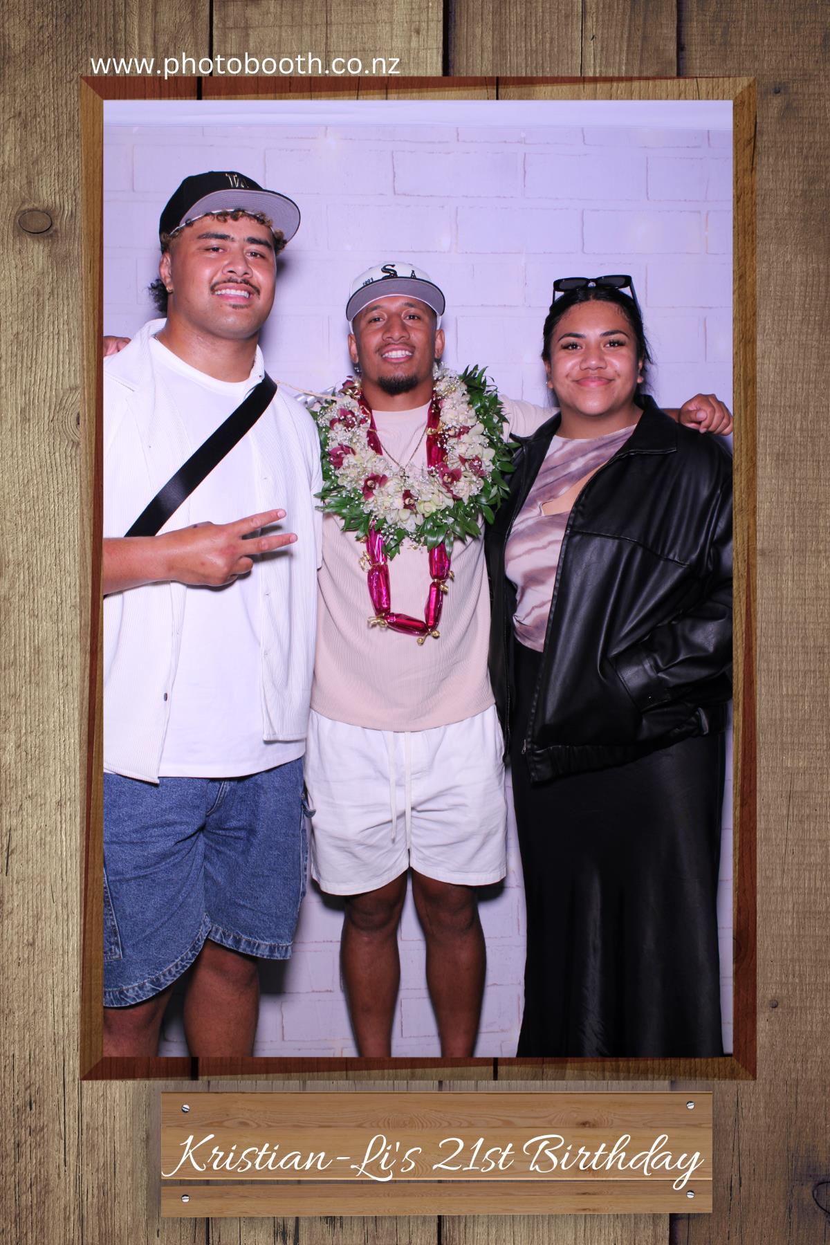 Kristian-Li's 21st | View more photos from the event at gallery.photobooth.co.nz/u/SelfieCentral/Kristian-Lis-21st
