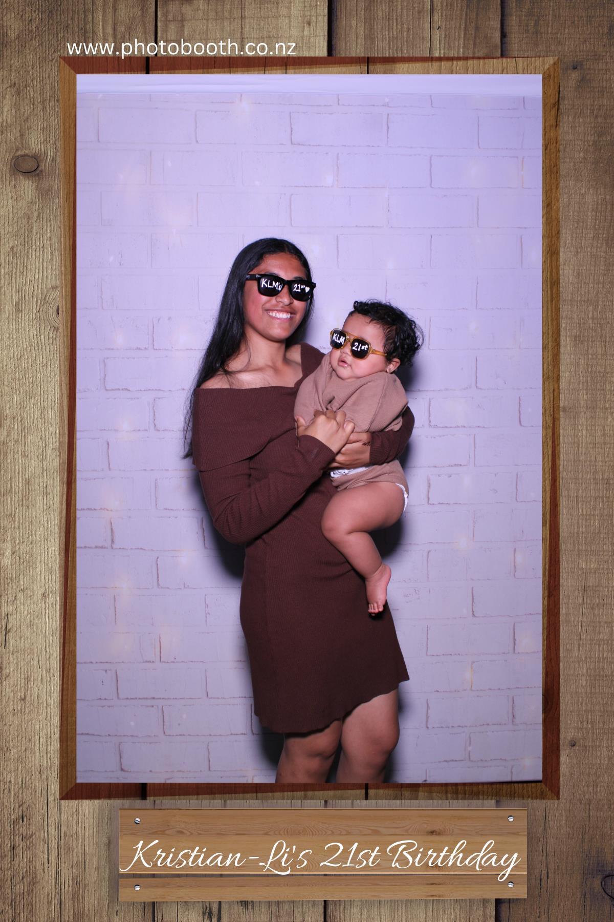 Kristian-Li's 21st | View more photos from the event at gallery.photobooth.co.nz/u/SelfieCentral/Kristian-Lis-21st