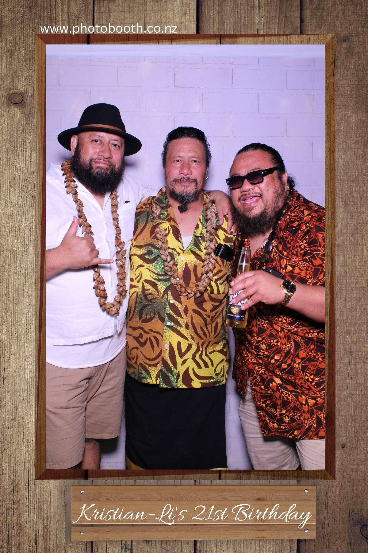 Kristian-Li's 21st | View more photos from the event at gallery.photobooth.co.nz/u/SelfieCentral/Kristian-Lis-21st