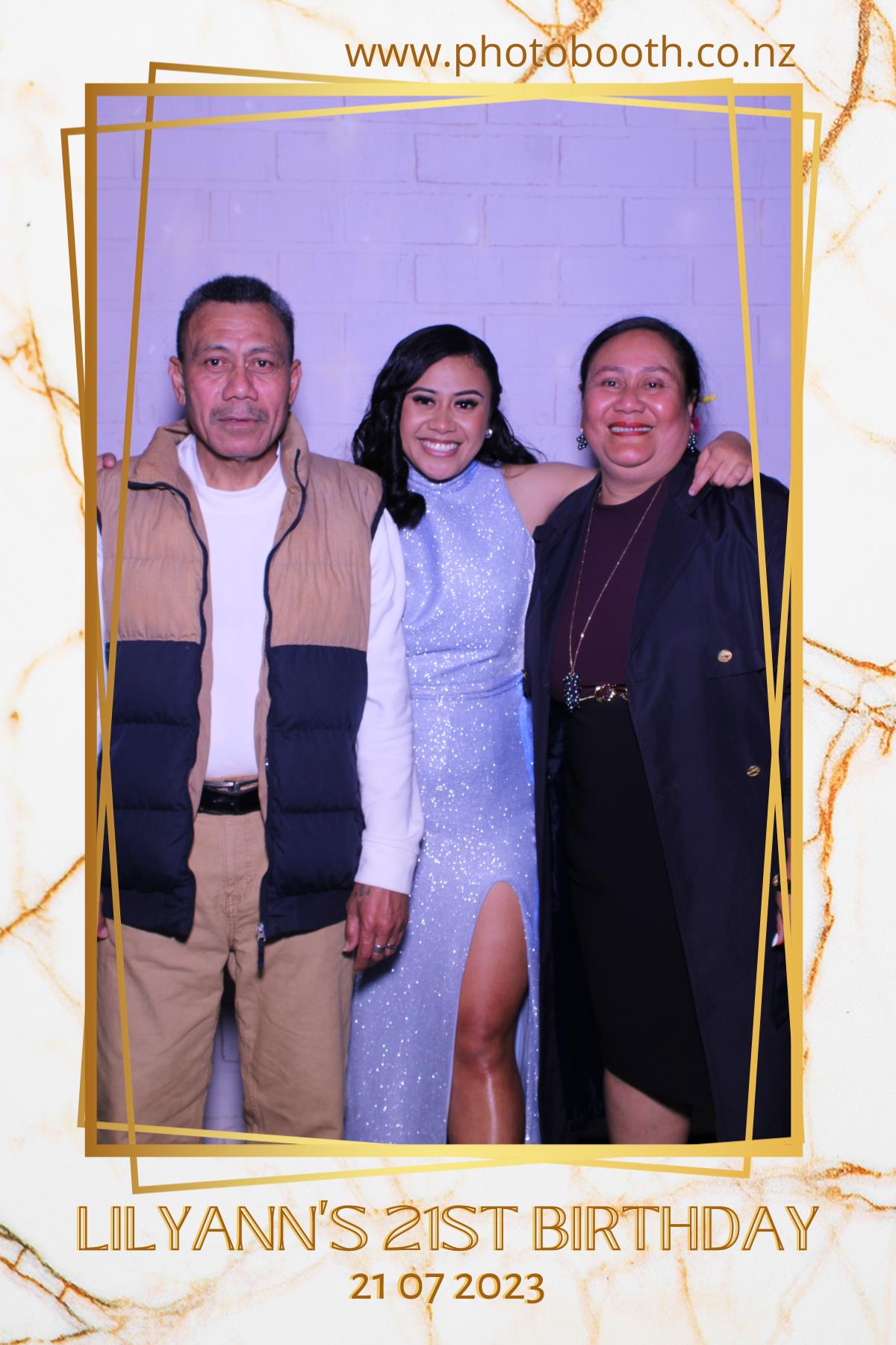 Lilyann's 21st | View more photos from the event at gallery.photobooth.co.nz/u/SelfieCentral/Lilyanns-21st