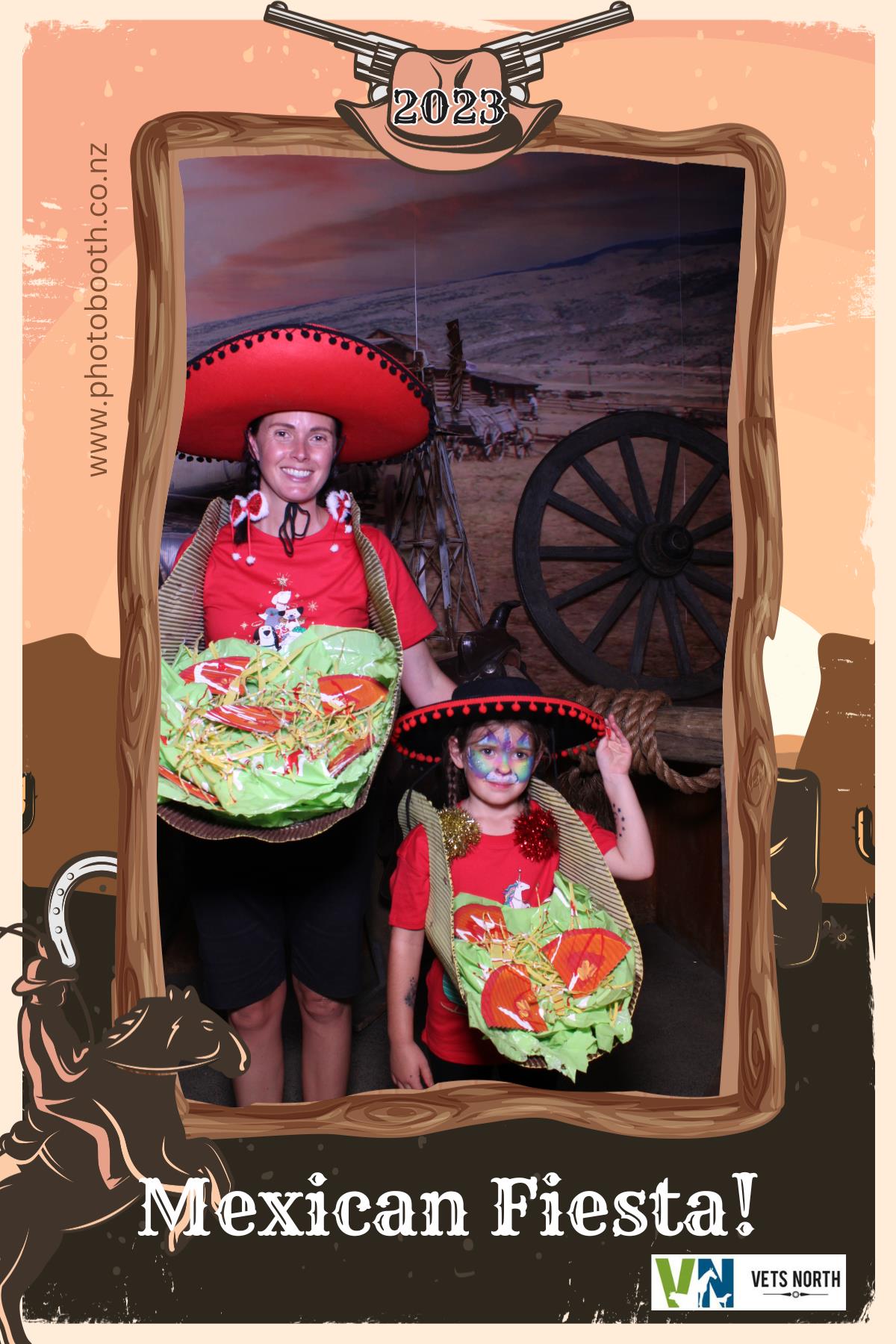 Vets North Christmas Party | View more photos from the event at gallery.photobooth.co.nz/u/SelfieCentral/Vets-North-Christmas-Party