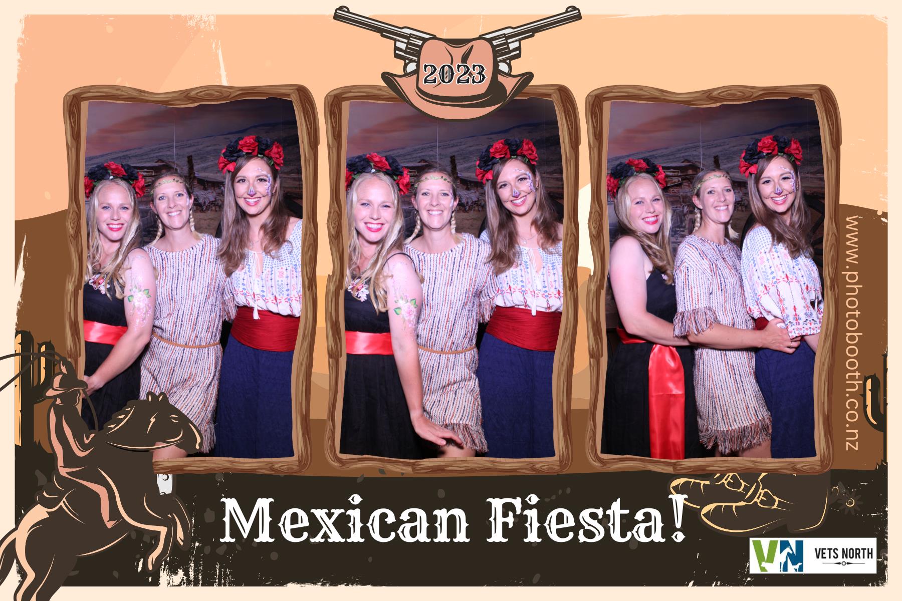 Vets North Christmas Party | View more photos from the event at gallery.photobooth.co.nz/u/SelfieCentral/Vets-North-Christmas-Party