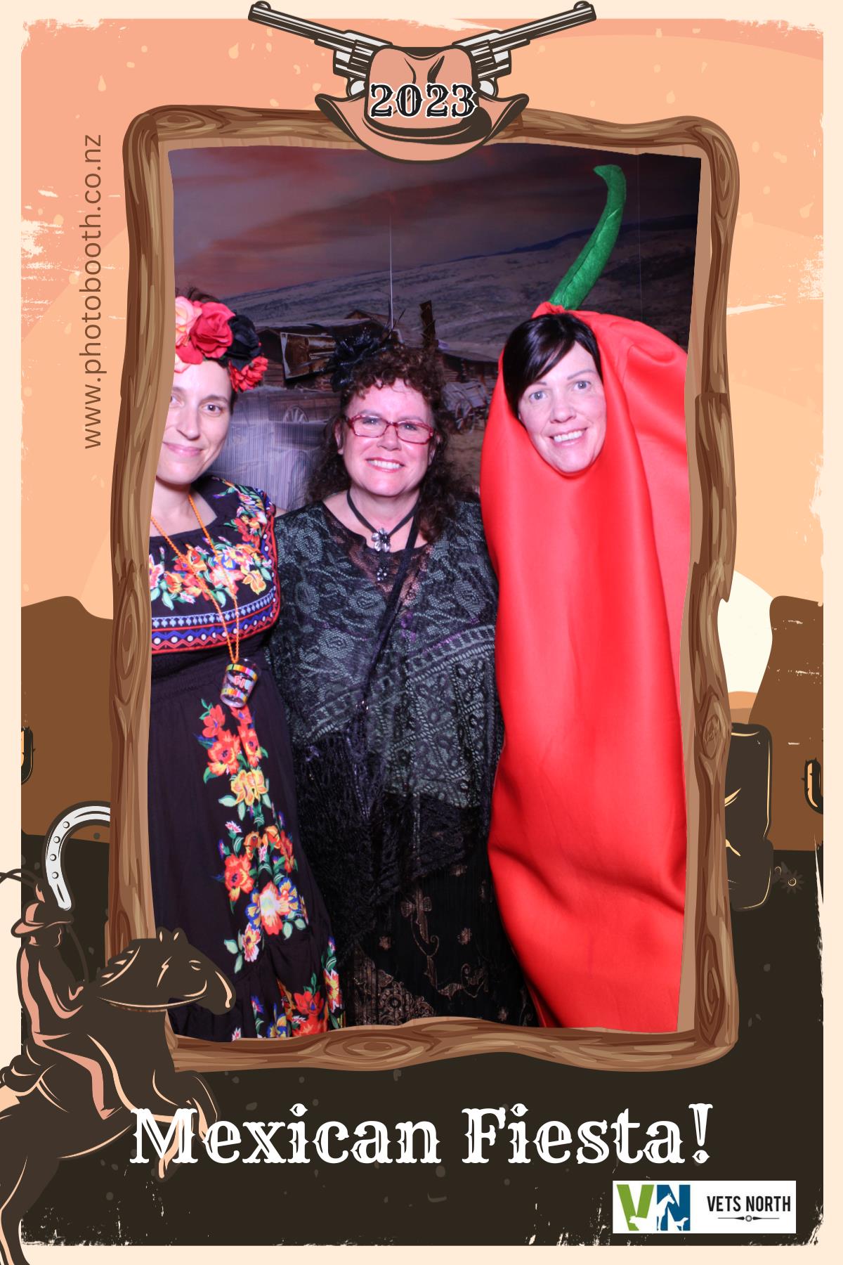 Vets North Christmas Party | View more photos from the event at gallery.photobooth.co.nz/u/SelfieCentral/Vets-North-Christmas-Party