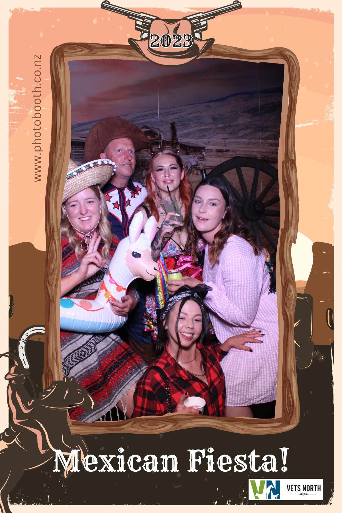 Vets North Christmas Party | View more photos from the event at gallery.photobooth.co.nz/u/SelfieCentral/Vets-North-Christmas-Party