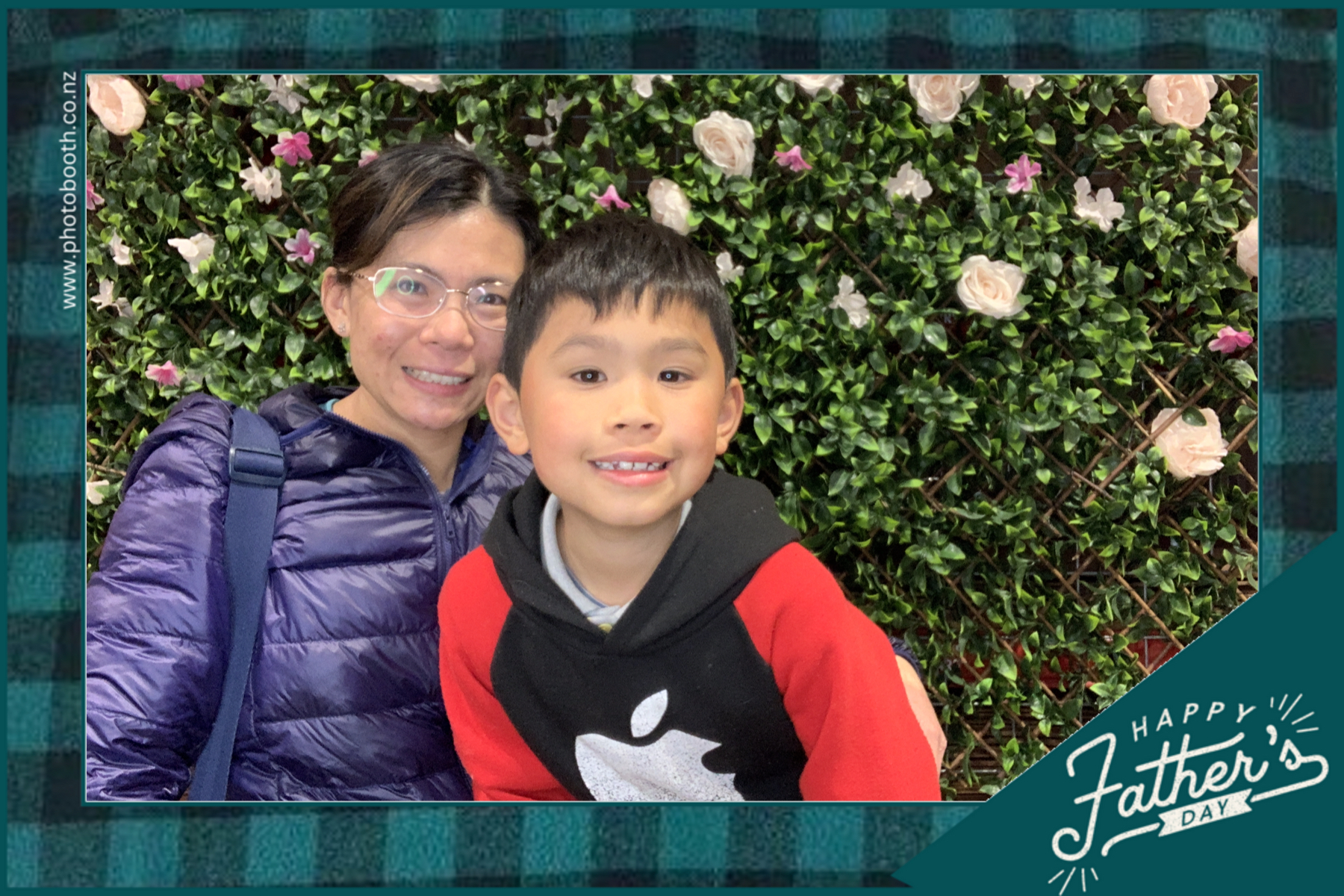 Bunnings Father's Day Family NIght | View more photos from the event at gallery.photobooth.co.nz/u/SelfieCentral/Bunnings-Fathers-Day-Family-NIght