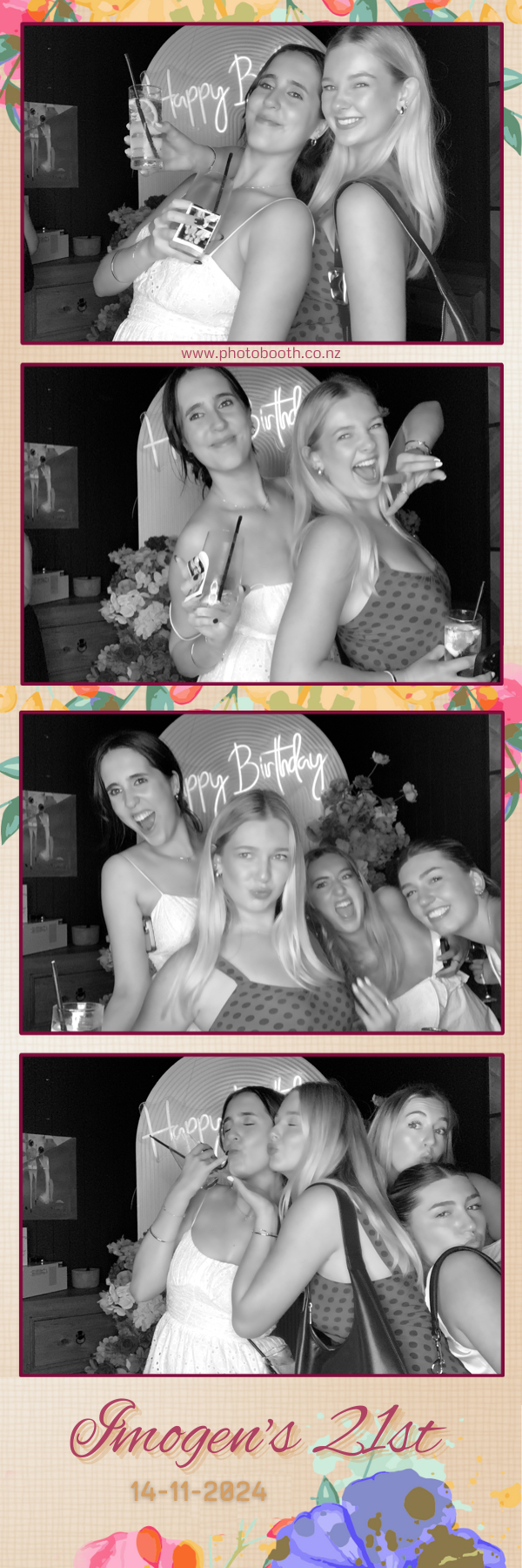 Imogen’s 21st | View more photos from the event at gallery.photobooth.co.nz/u/SelfieCentral/Imogen’s-21st