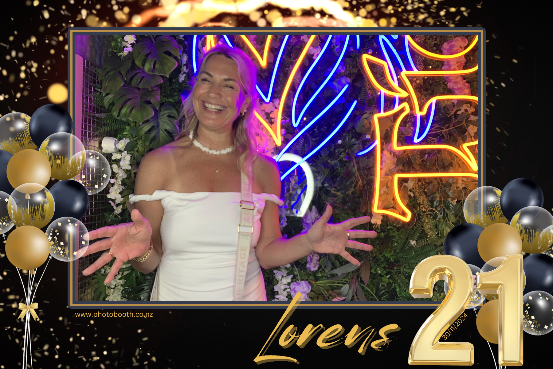 Lorens 21st | View more photos from the event at gallery.photobooth.co.nz/u/SelfieCentral/Lorens-21st