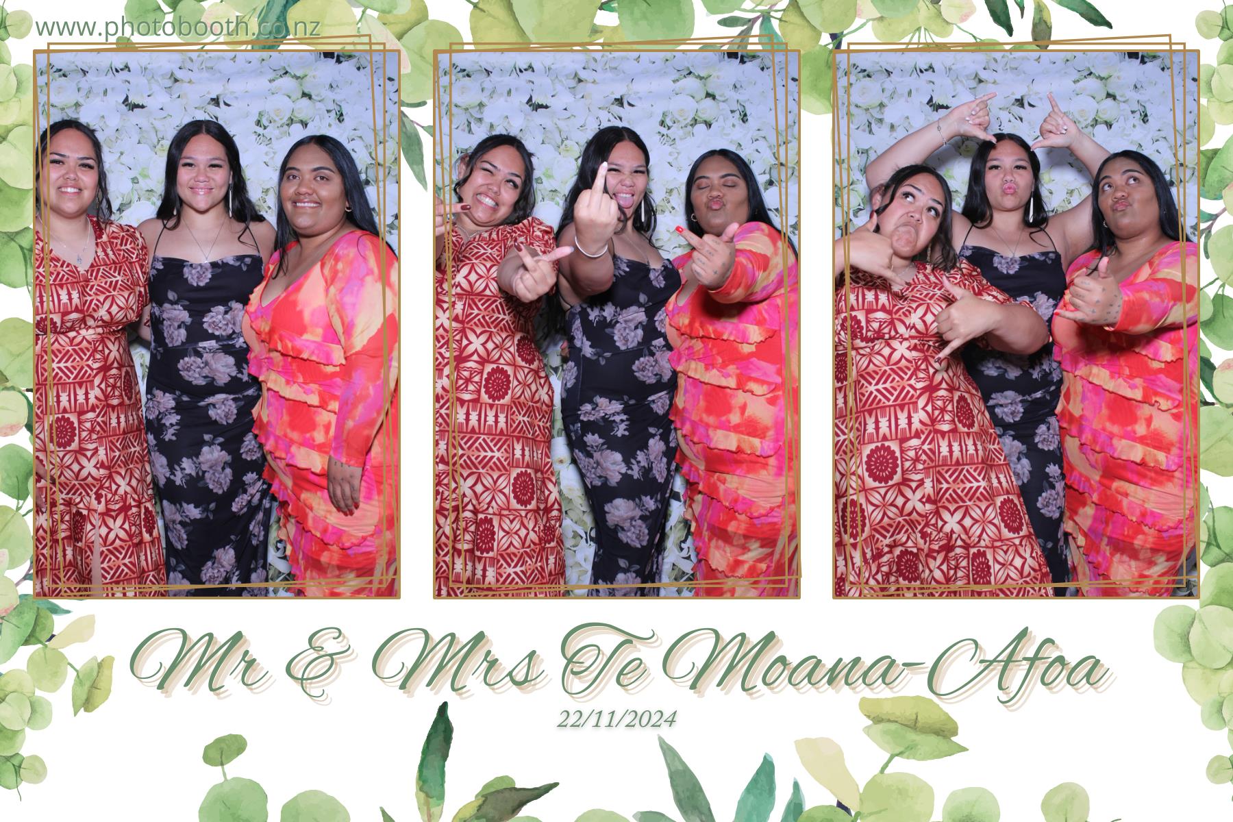 Mr & Mrs Te Moana-Afoa's Wedding | View more photos from the event at gallery.photobooth.co.nz/u/SelfieCentral/Mr-Mrs-Te-Moana-Afoas-Wedding