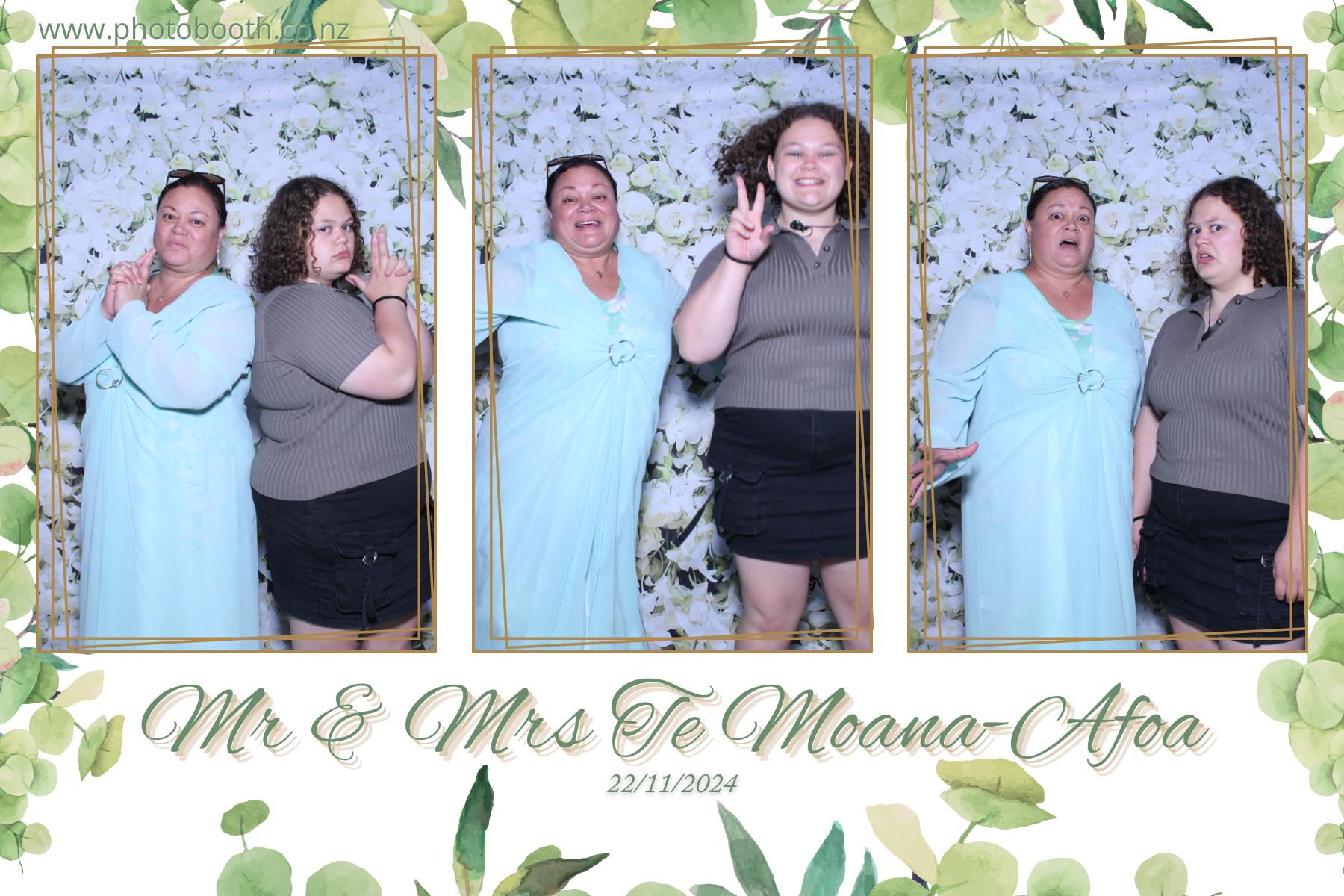 Mr & Mrs Te Moana-Afoa's Wedding | View more photos from the event at gallery.photobooth.co.nz/u/SelfieCentral/Mr-Mrs-Te-Moana-Afoas-Wedding