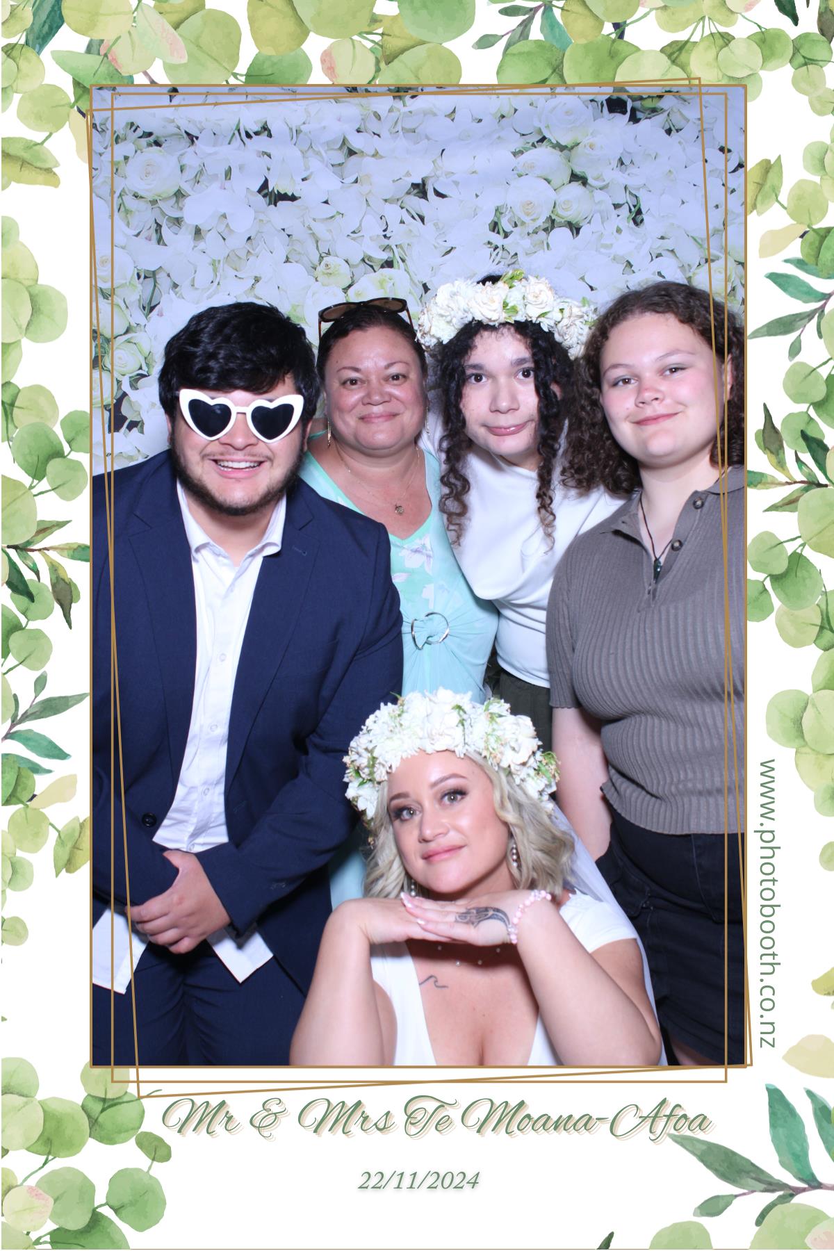 Mr & Mrs Te Moana-Afoa's Wedding | View more photos from the event at gallery.photobooth.co.nz/u/SelfieCentral/Mr-Mrs-Te-Moana-Afoas-Wedding