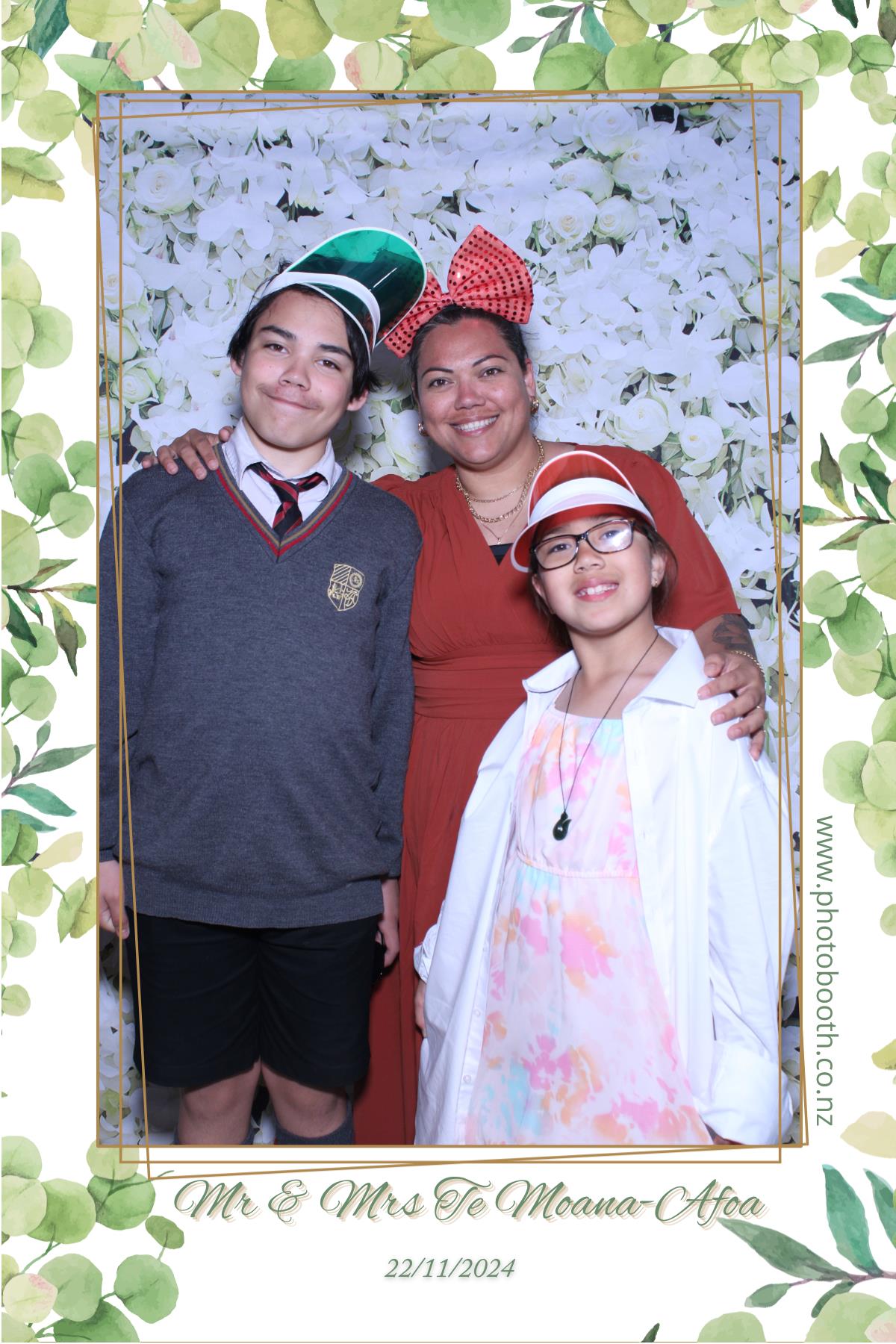 Mr & Mrs Te Moana-Afoa's Wedding | View more photos from the event at gallery.photobooth.co.nz/u/SelfieCentral/Mr-Mrs-Te-Moana-Afoas-Wedding