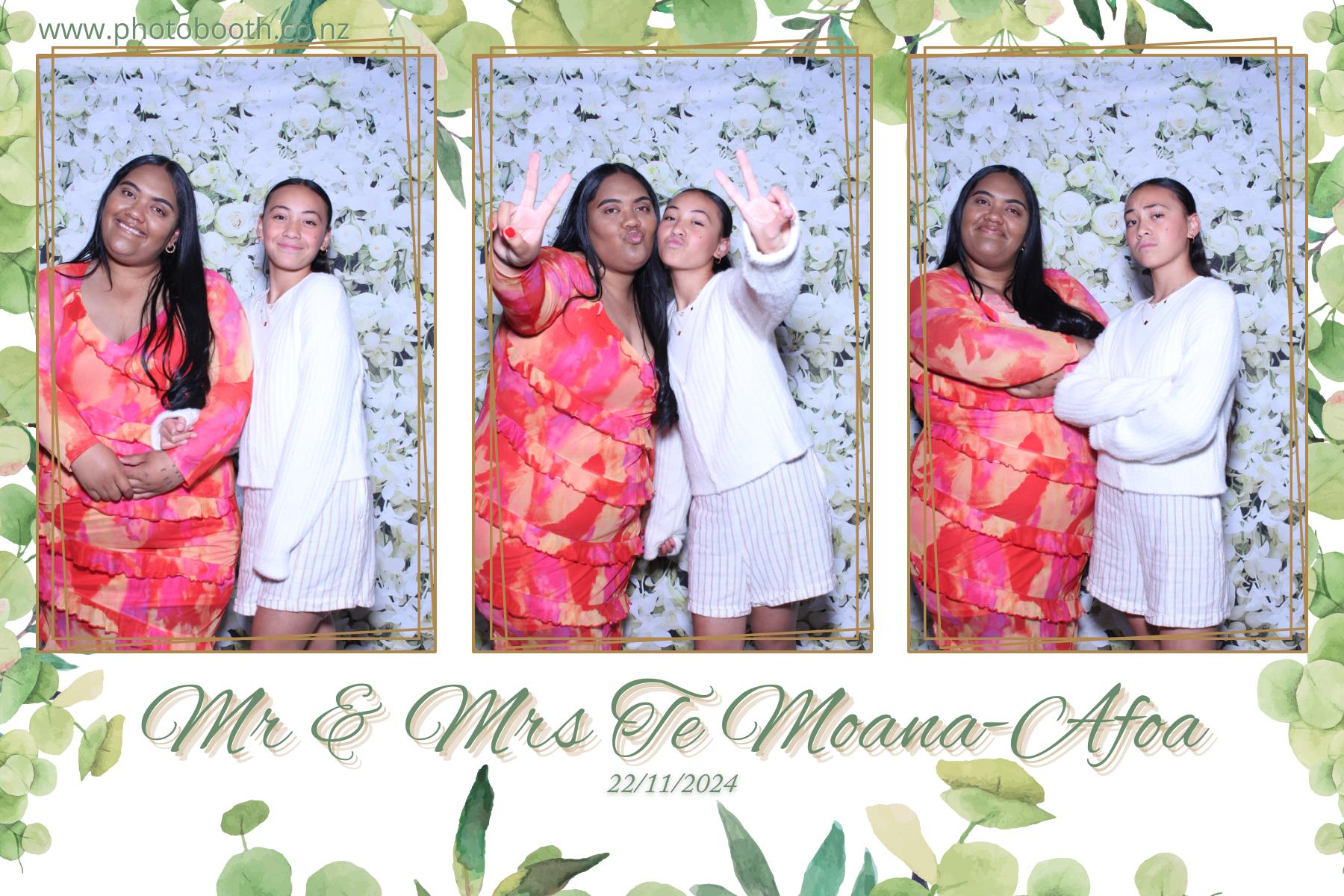 Mr & Mrs Te Moana-Afoa's Wedding | View more photos from the event at gallery.photobooth.co.nz/u/SelfieCentral/Mr-Mrs-Te-Moana-Afoas-Wedding