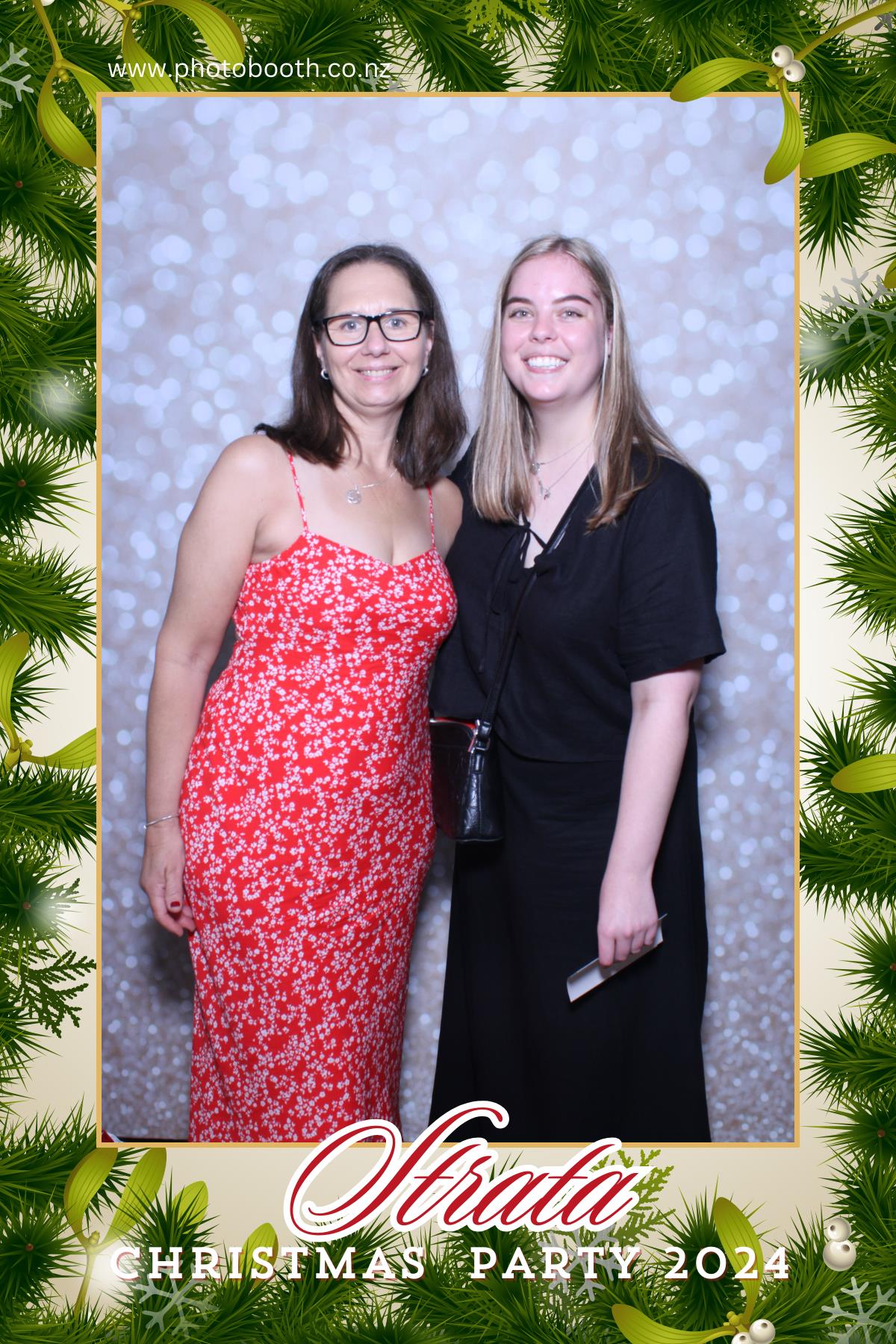 Strata Christmas Party | View more photos from the event at gallery.photobooth.co.nz/u/SelfieCentral/Strata-Christmas-Party