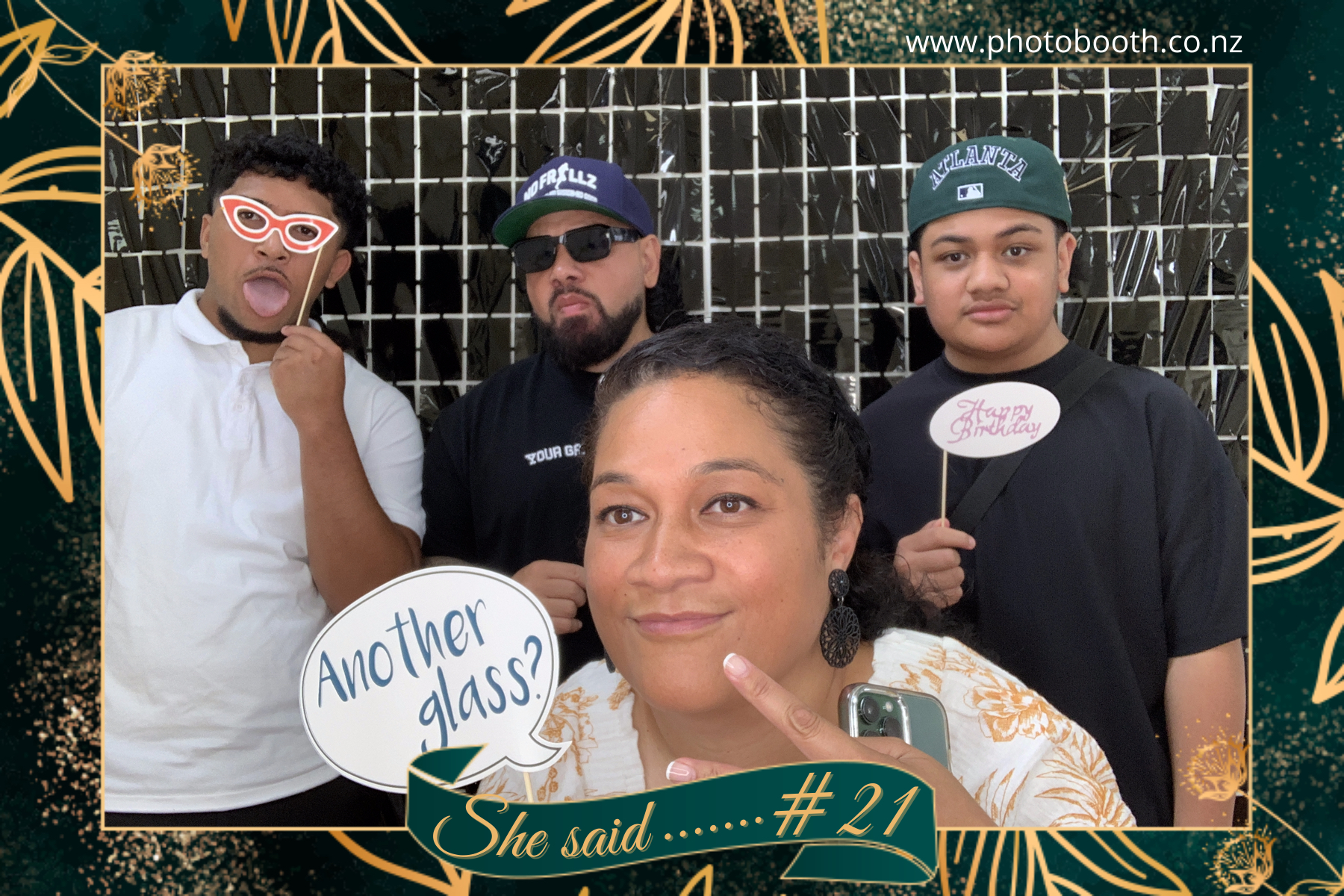 Tara's 21st | View more photos from the event at gallery.photobooth.co.nz/u/SelfieCentral/Taras-21st