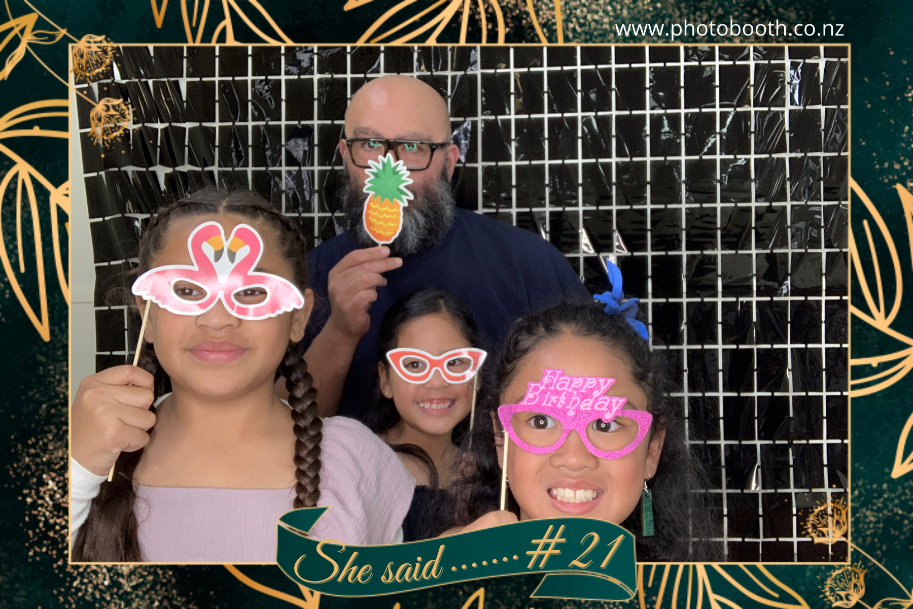 Tara's 21st | View more photos from the event at gallery.photobooth.co.nz/u/SelfieCentral/Taras-21st