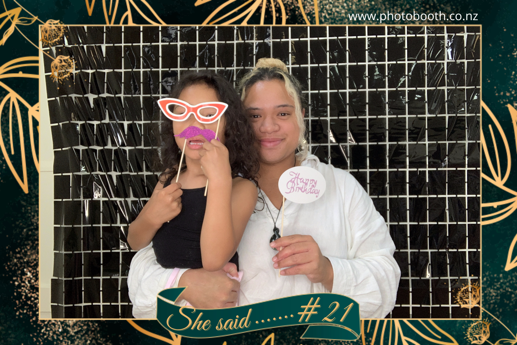 Tara's 21st | View more photos from the event at gallery.photobooth.co.nz/u/SelfieCentral/Taras-21st