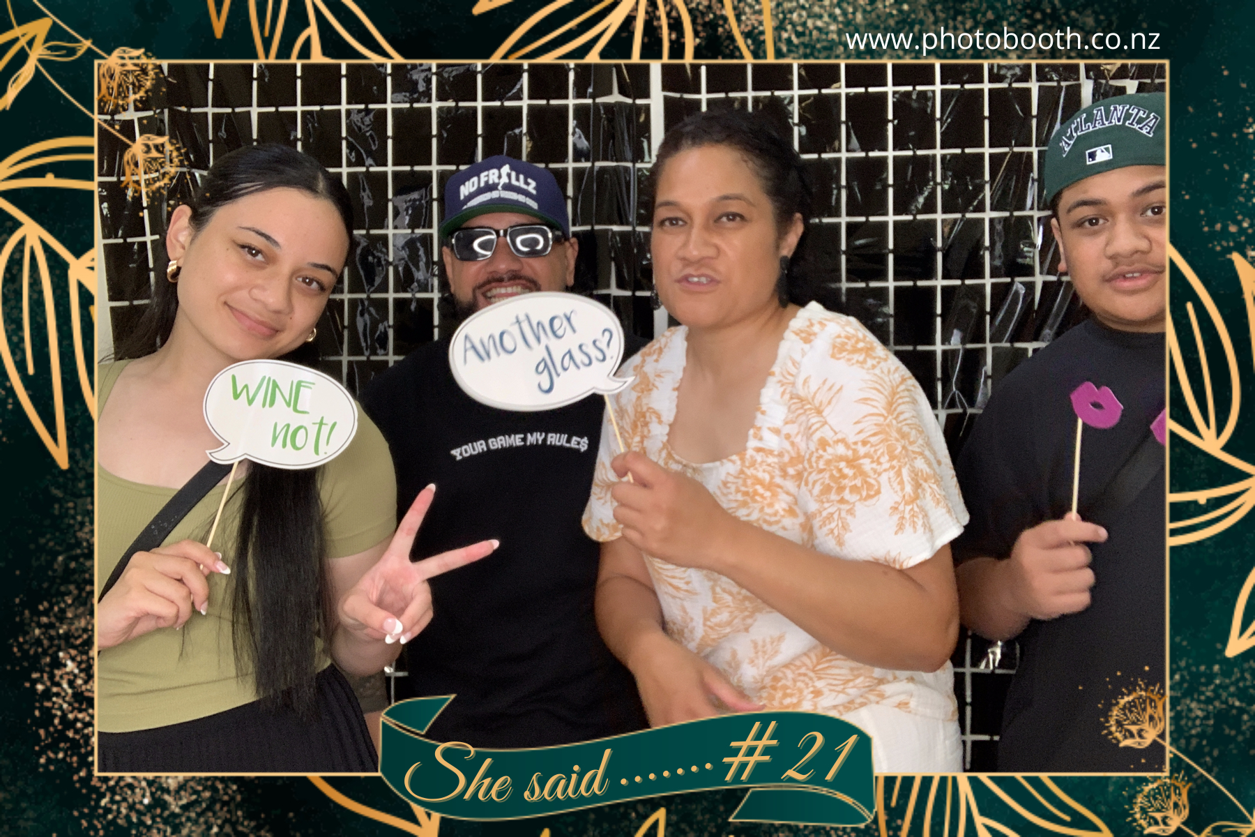 Tara's 21st | View more photos from the event at gallery.photobooth.co.nz/u/SelfieCentral/Taras-21st