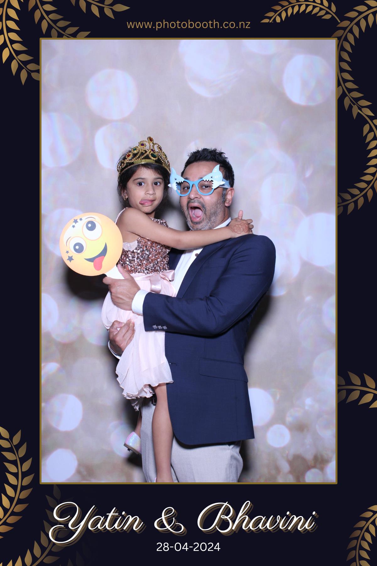 Yatin & Bhavini's Wedding | View more photos from the event at gallery.photobooth.co.nz/u/SelfieCentral/Yatin-Bhavinis-Wedding