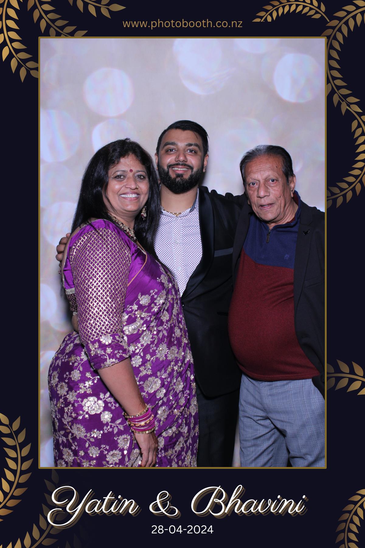 Yatin & Bhavini's Wedding | View more photos from the event at gallery.photobooth.co.nz/u/SelfieCentral/Yatin-Bhavinis-Wedding