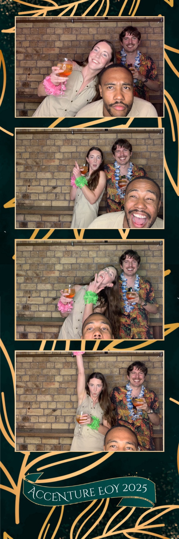 Accenture Christmas Party | View more photos from the event at gallery.photobooth.co.nz/u/SelfieCentral/Accenture-Christmas-Party