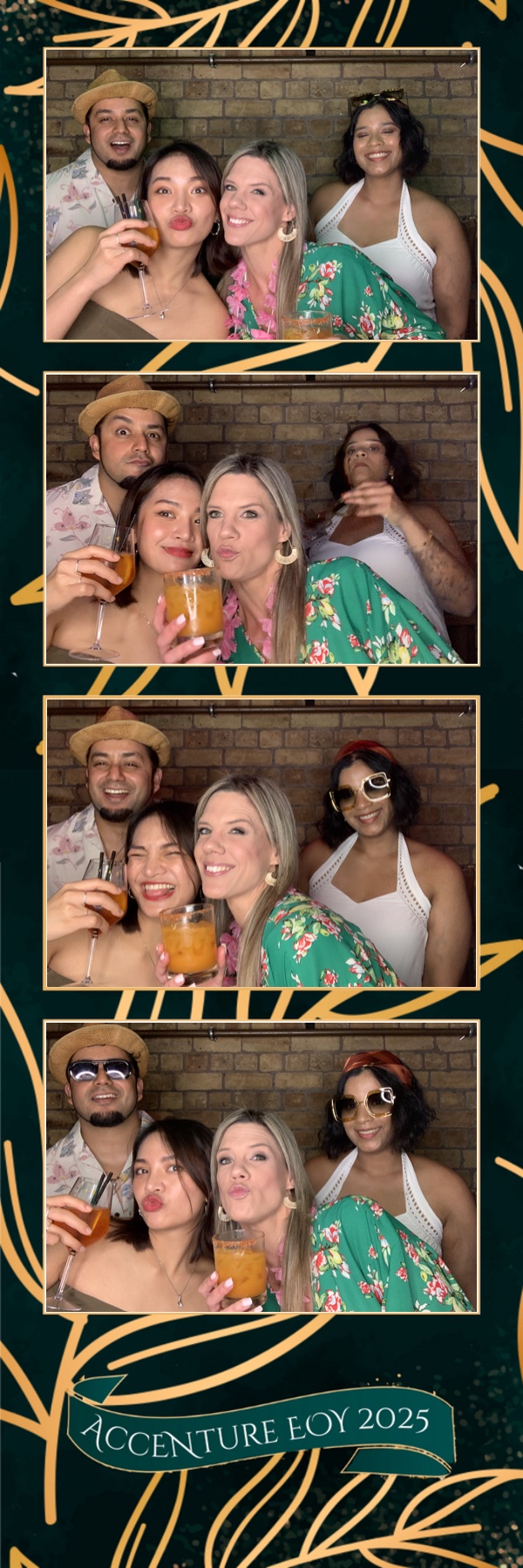 Accenture Christmas Party | View more photos from the event at gallery.photobooth.co.nz/u/SelfieCentral/Accenture-Christmas-Party