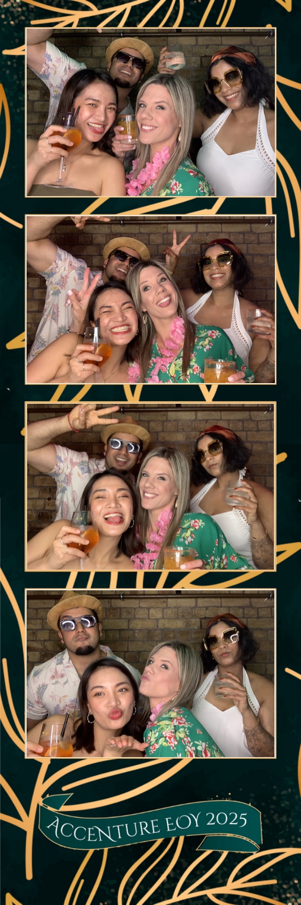 Accenture Christmas Party | View more photos from the event at gallery.photobooth.co.nz/u/SelfieCentral/Accenture-Christmas-Party