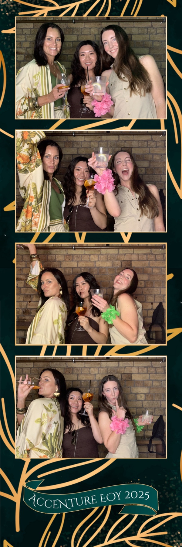 Accenture Christmas Party | View more photos from the event at gallery.photobooth.co.nz/u/SelfieCentral/Accenture-Christmas-Party