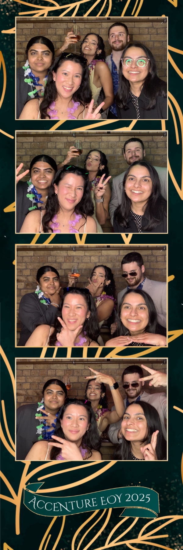 Accenture Christmas Party | View more photos from the event at gallery.photobooth.co.nz/u/SelfieCentral/Accenture-Christmas-Party