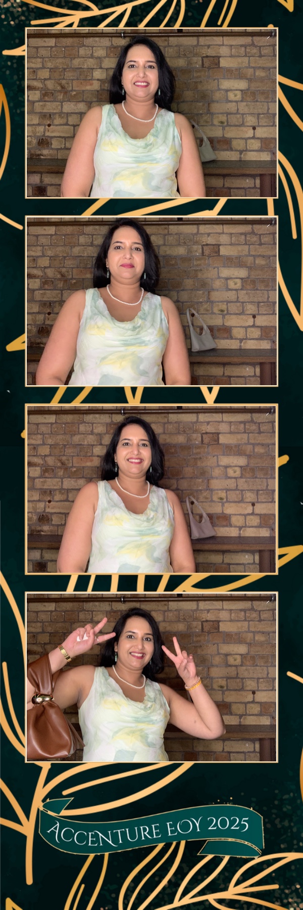 Accenture Christmas Party | View more photos from the event at gallery.photobooth.co.nz/u/SelfieCentral/Accenture-Christmas-Party