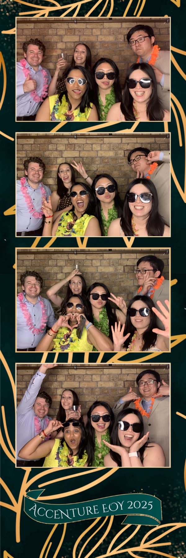 Accenture Christmas Party | View more photos from the event at gallery.photobooth.co.nz/u/SelfieCentral/Accenture-Christmas-Party