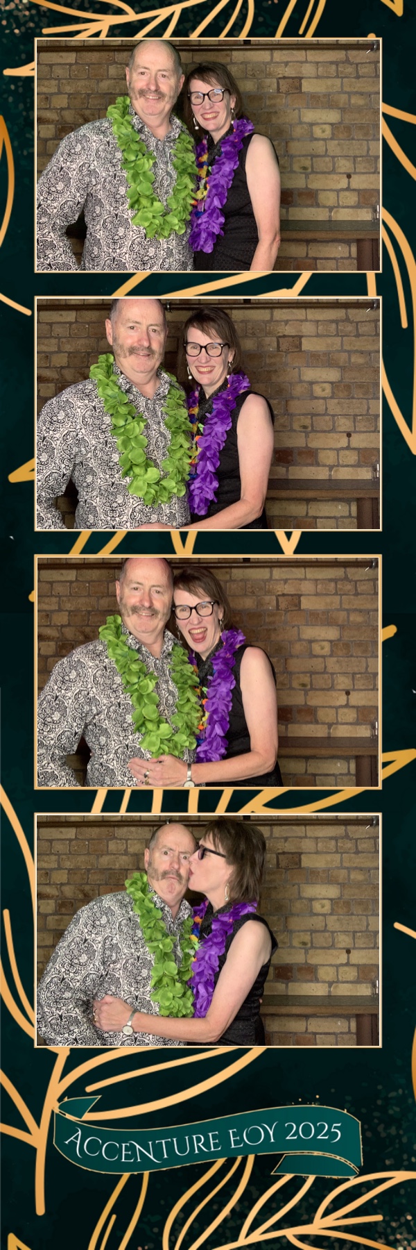 Accenture Christmas Party | View more photos from the event at gallery.photobooth.co.nz/u/SelfieCentral/Accenture-Christmas-Party