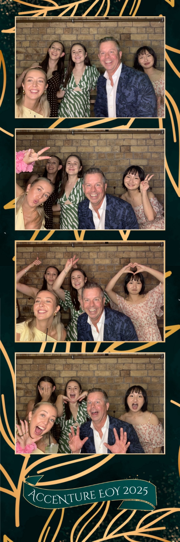 Accenture Christmas Party | View more photos from the event at gallery.photobooth.co.nz/u/SelfieCentral/Accenture-Christmas-Party