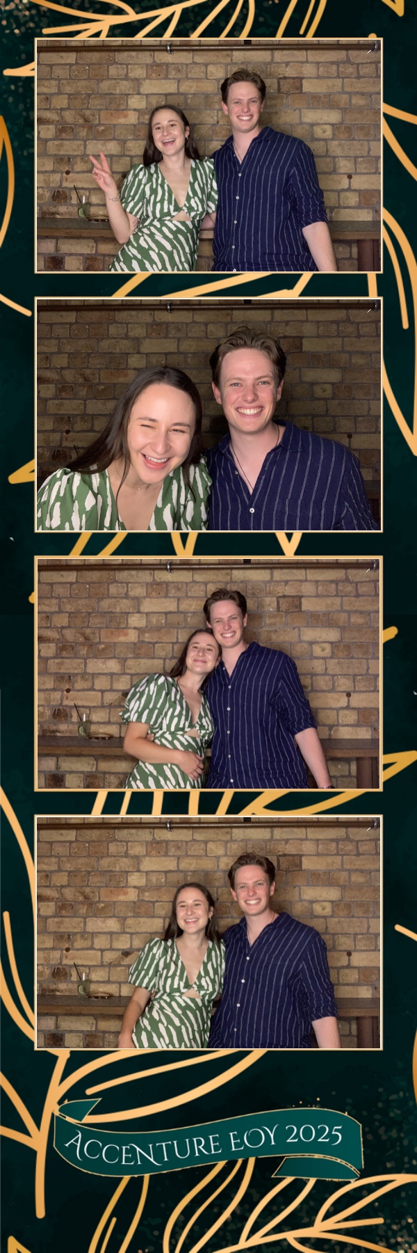 Accenture Christmas Party | View more photos from the event at gallery.photobooth.co.nz/u/SelfieCentral/Accenture-Christmas-Party