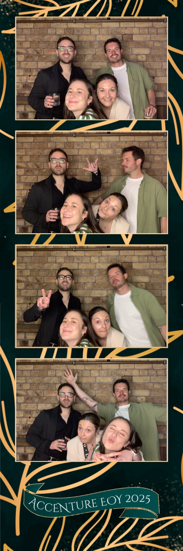 Accenture Christmas Party | View more photos from the event at gallery.photobooth.co.nz/u/SelfieCentral/Accenture-Christmas-Party