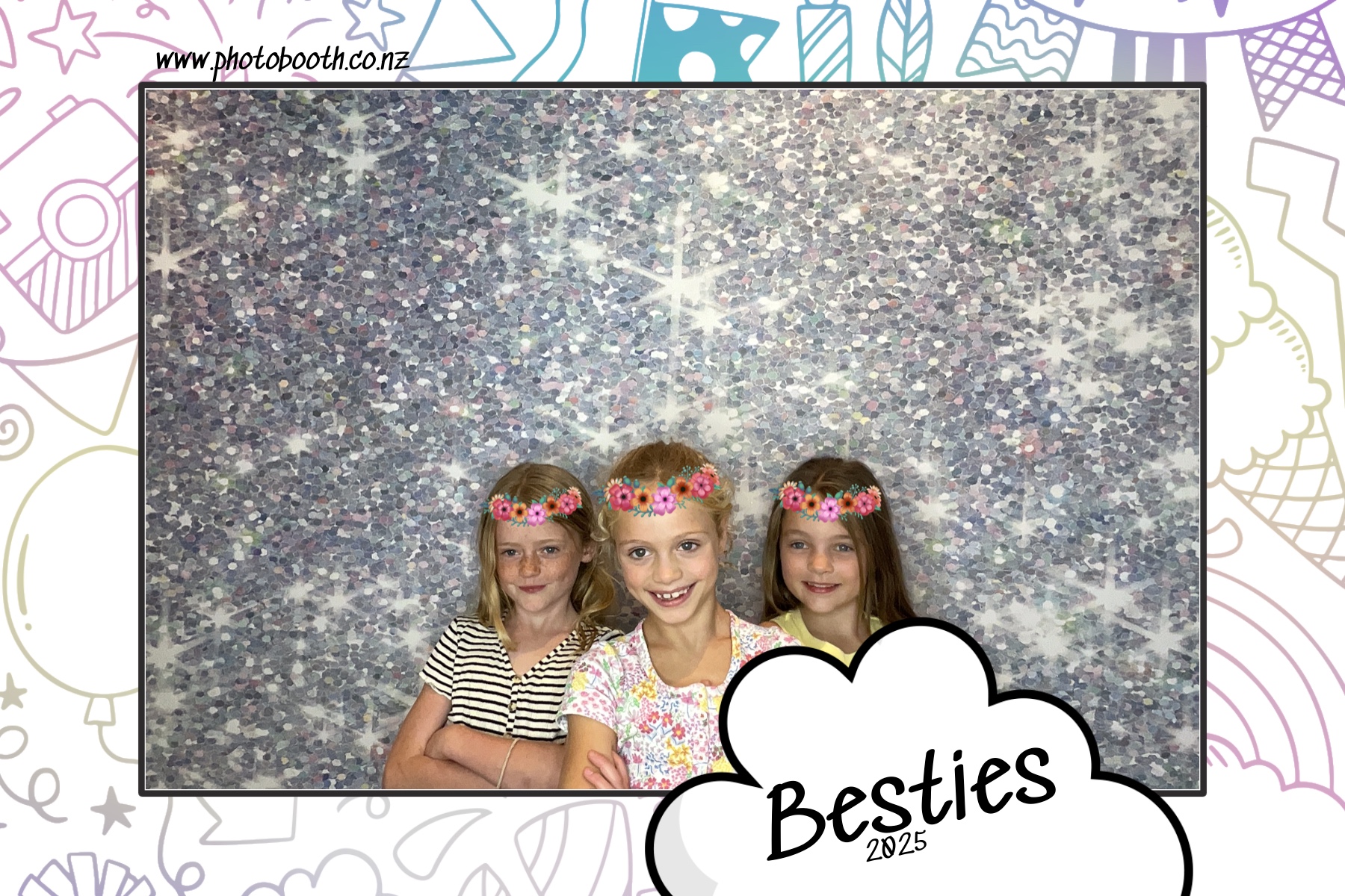 Besties | View more photos from the event at gallery.photobooth.co.nz/u/SelfieCentral/Besties