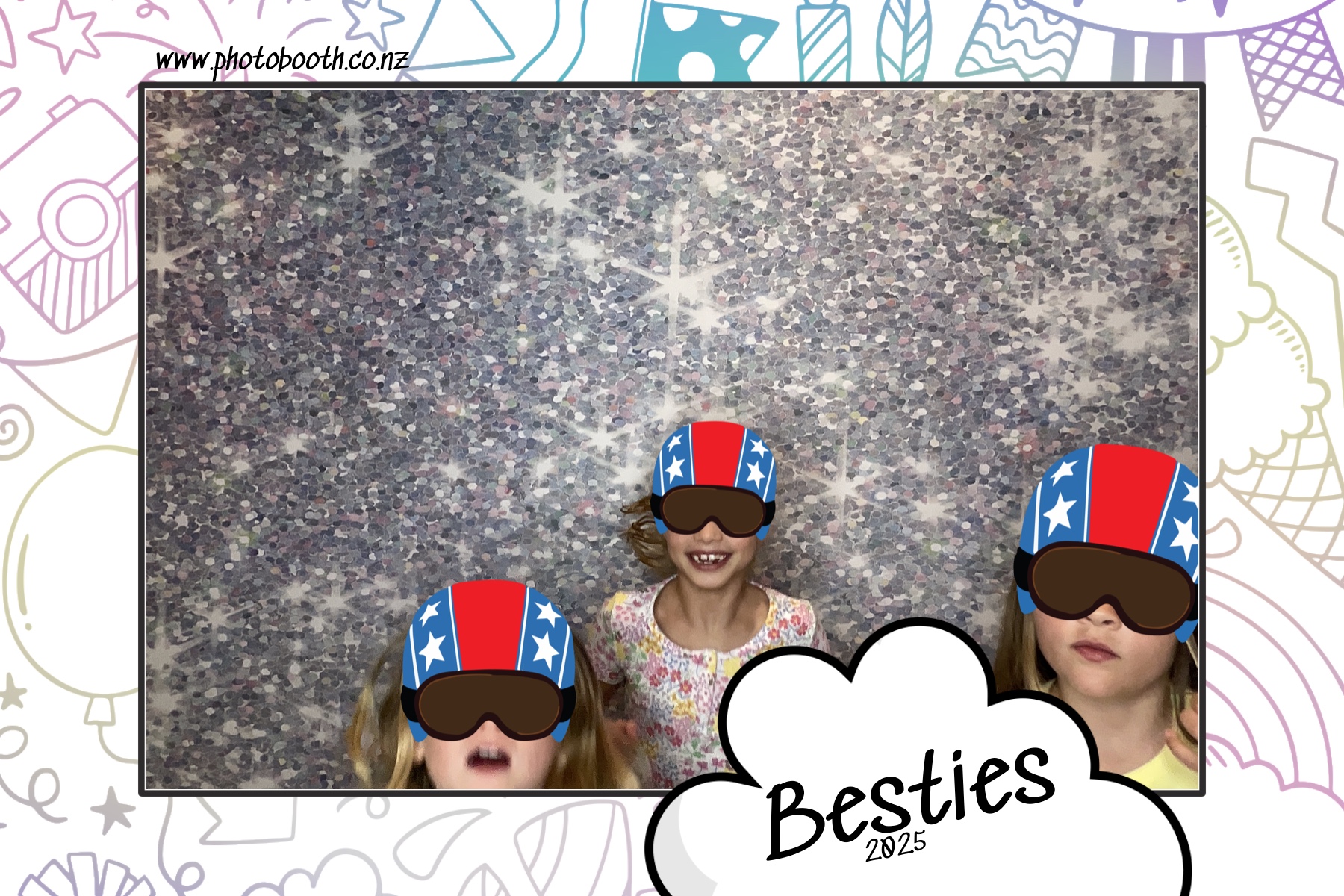 Besties | View more photos from the event at gallery.photobooth.co.nz/u/SelfieCentral/Besties