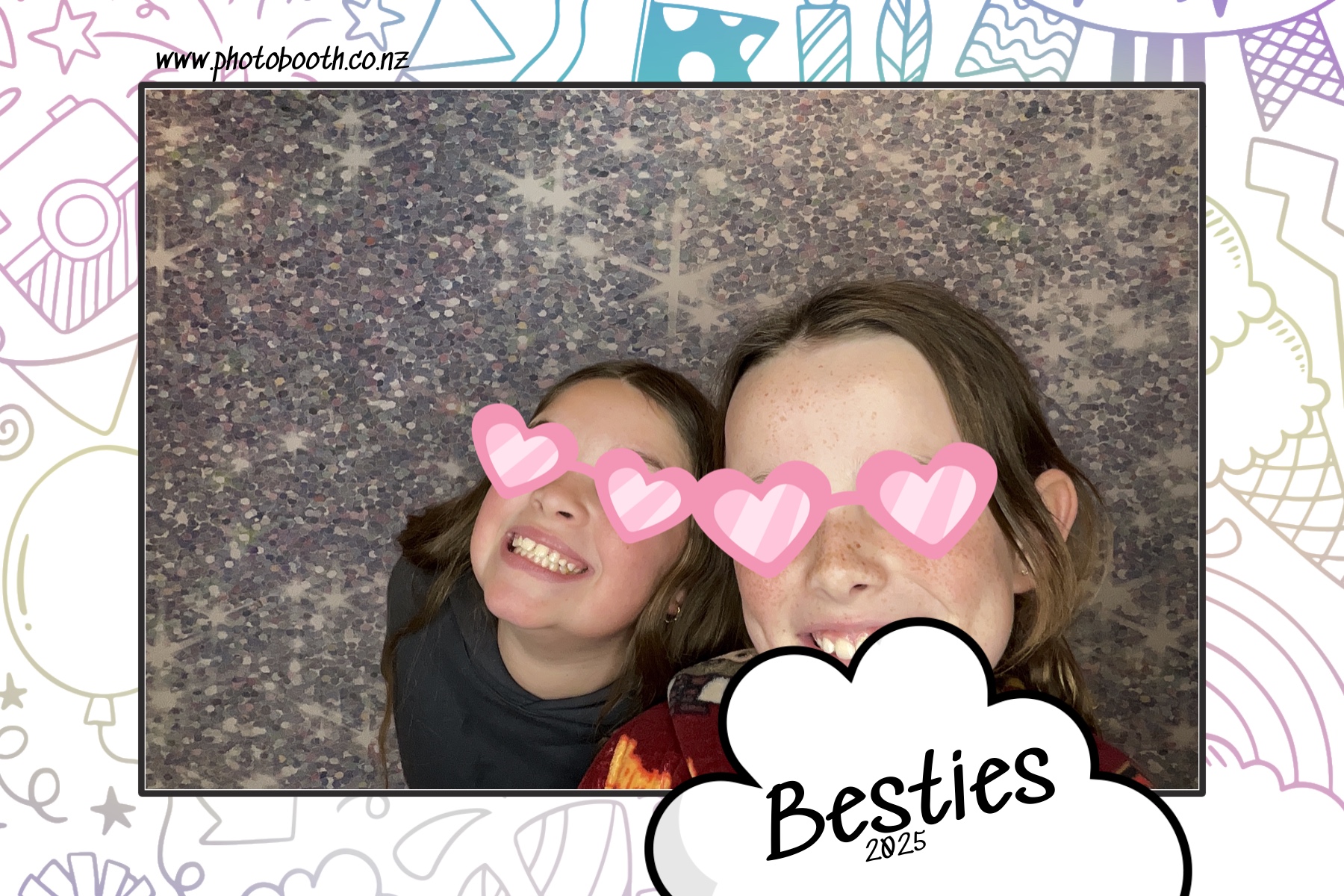 Besties | View more photos from the event at gallery.photobooth.co.nz/u/SelfieCentral/Besties