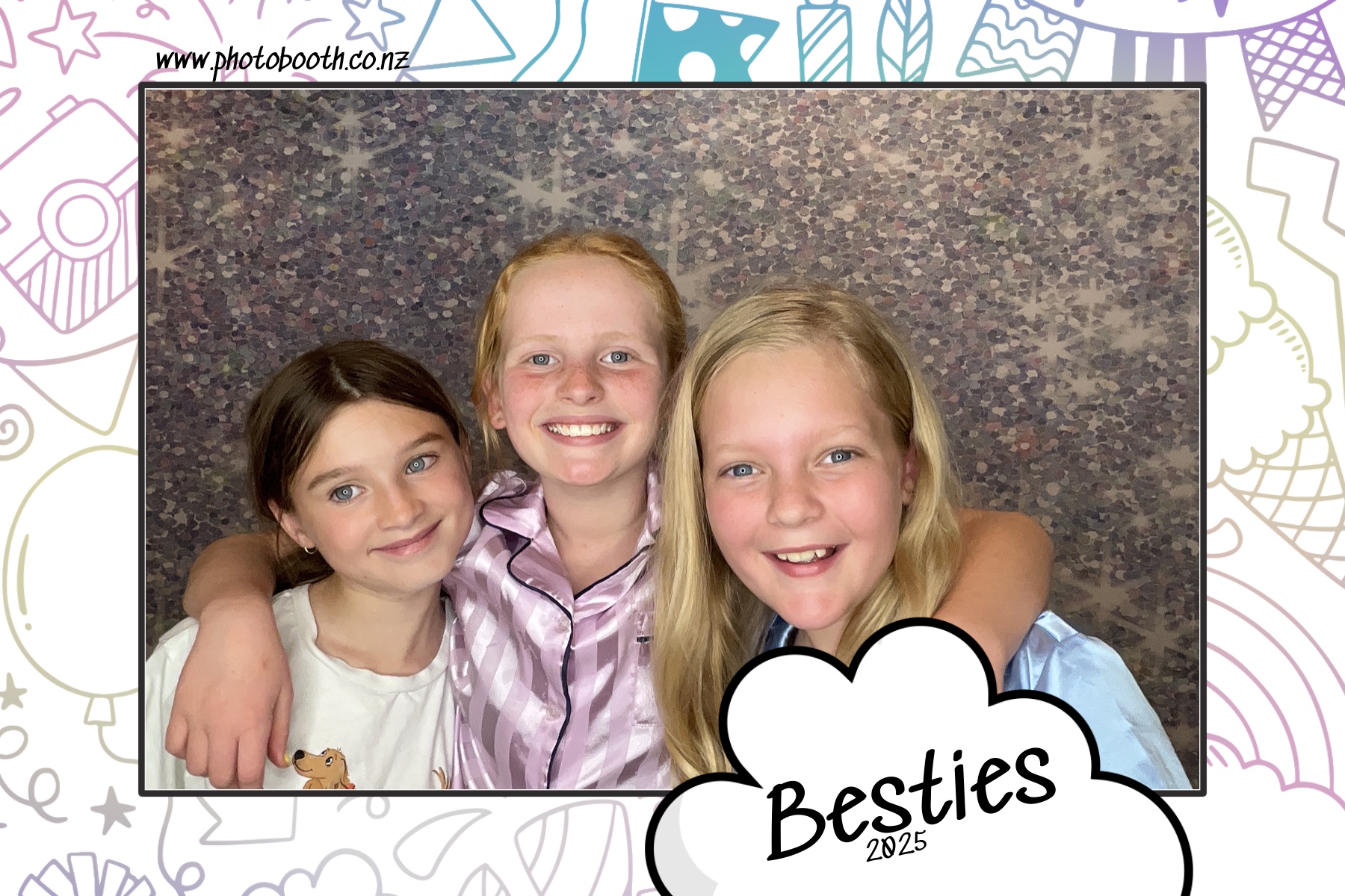 Besties | View more photos from the event at gallery.photobooth.co.nz/u/SelfieCentral/Besties