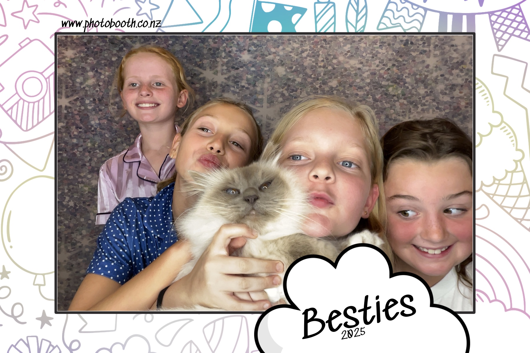 Besties | View more photos from the event at gallery.photobooth.co.nz/u/SelfieCentral/Besties