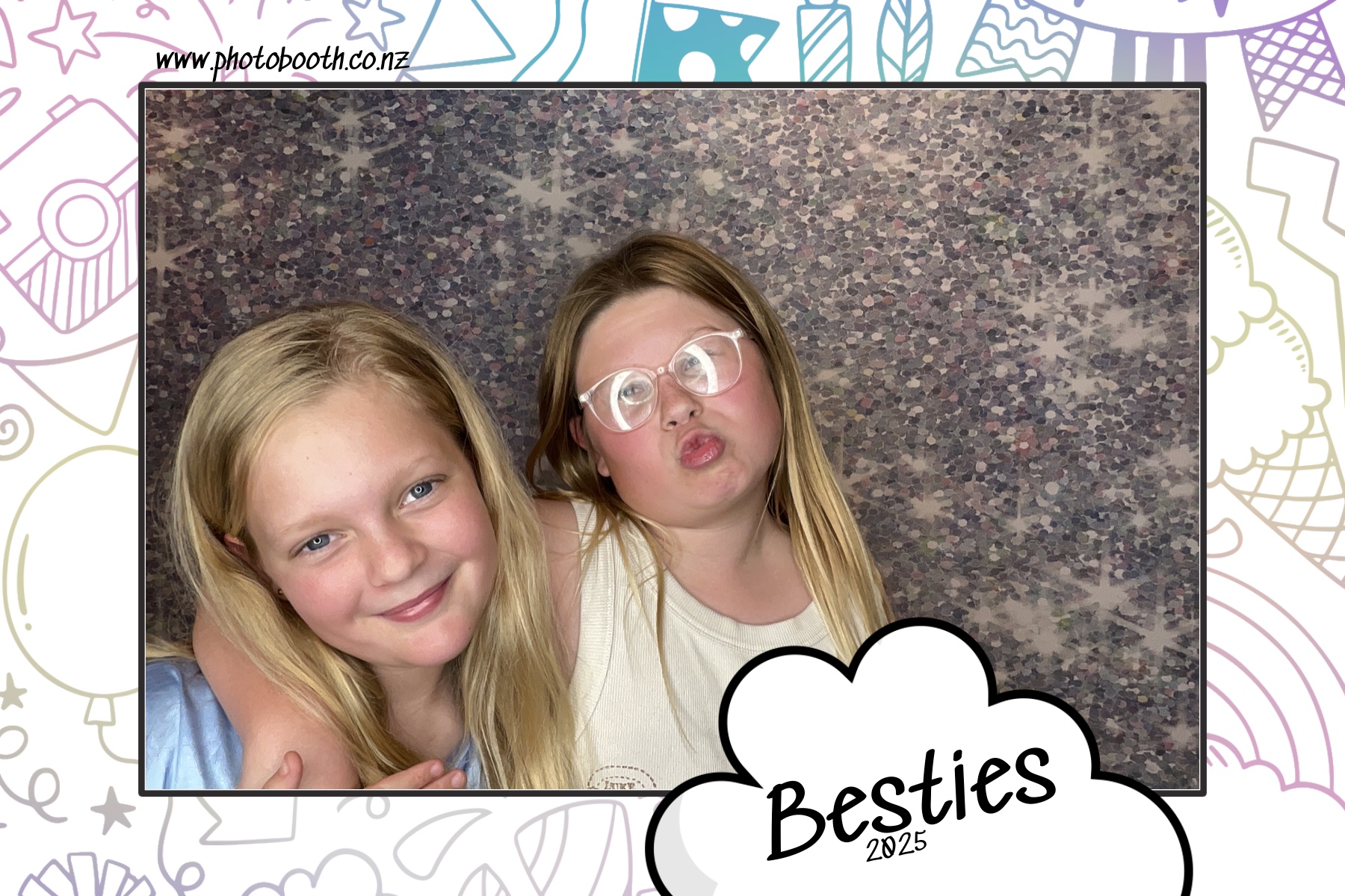 Besties | View more photos from the event at gallery.photobooth.co.nz/u/SelfieCentral/Besties