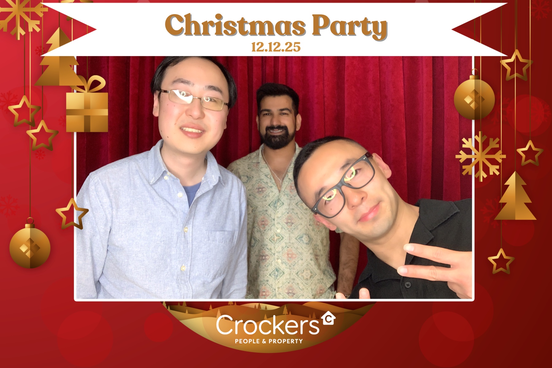 Crockers Christmas Party | View more photos from the event at gallery.photobooth.co.nz/u/SelfieCentral/Crockers-Christmas-Party-1