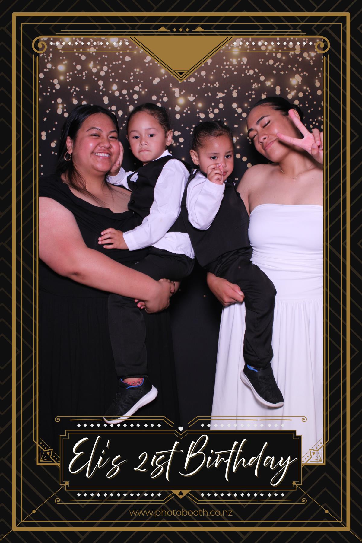 Elliot's 21st Birthday | View more photos from the event at gallery.photobooth.co.nz/u/SelfieCentral/Elliots-21st-Birthday