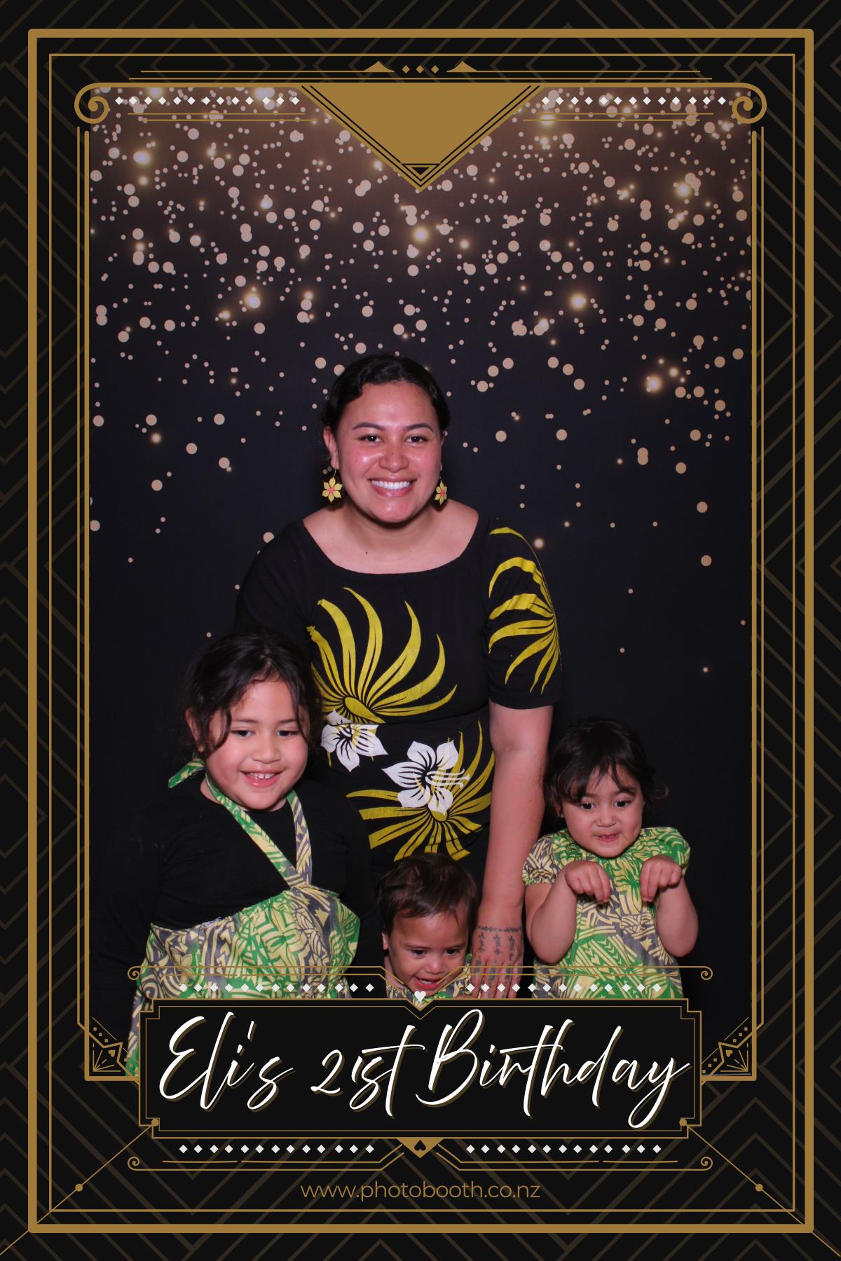 Elliot's 21st Birthday | View more photos from the event at gallery.photobooth.co.nz/u/SelfieCentral/Elliots-21st-Birthday