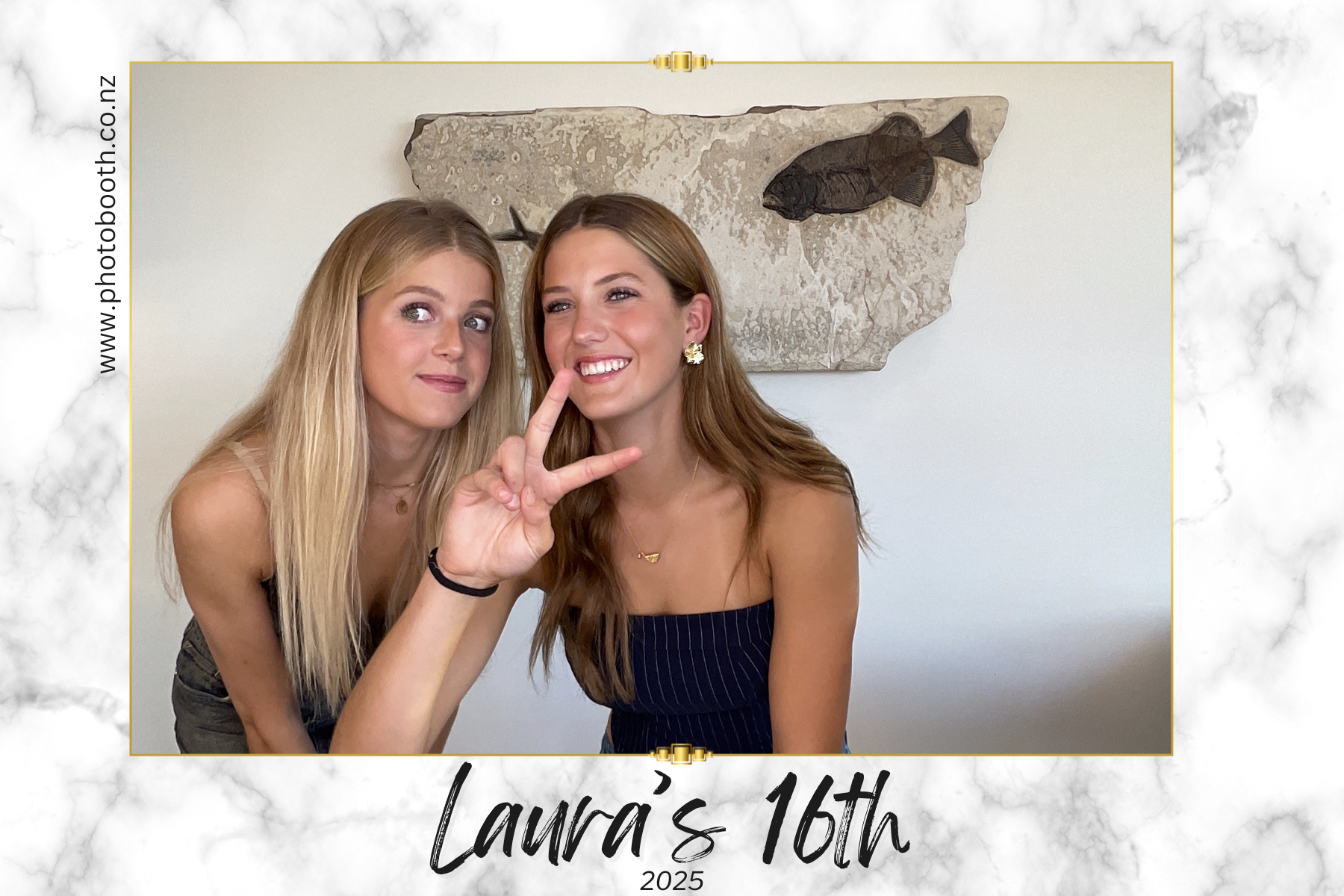 Laura's 16th | View more photos from the event at gallery.photobooth.co.nz/u/SelfieCentral/Lauras-16th