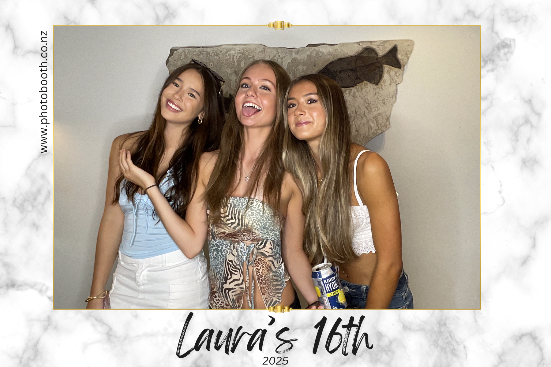 Laura's 16th | View more photos from the event at gallery.photobooth.co.nz/u/SelfieCentral/Lauras-16th