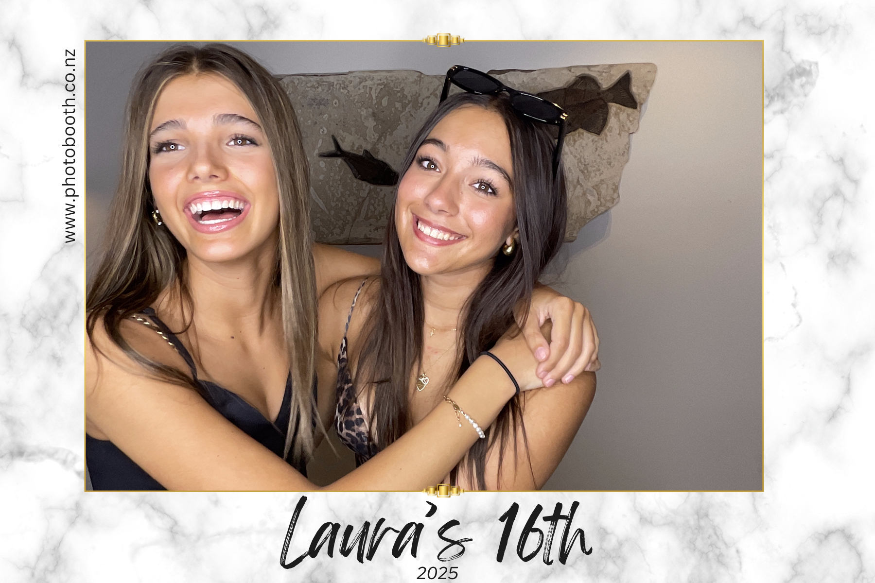 Laura's 16th | View more photos from the event at gallery.photobooth.co.nz/u/SelfieCentral/Lauras-16th