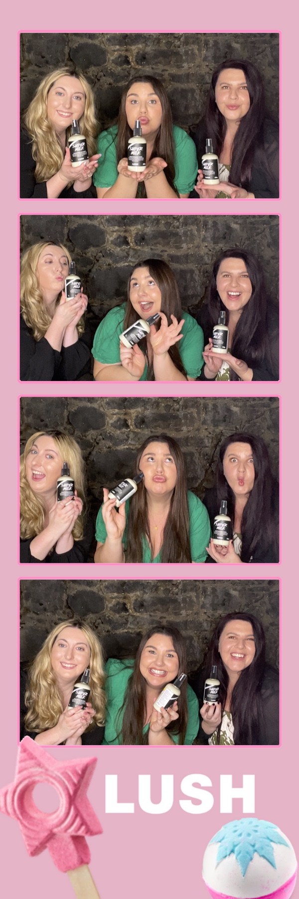 Lush Christmas PR Event | View more photos from the event at gallery.photobooth.co.nz/u/SelfieCentral/Lush-Christmas-PR-Event