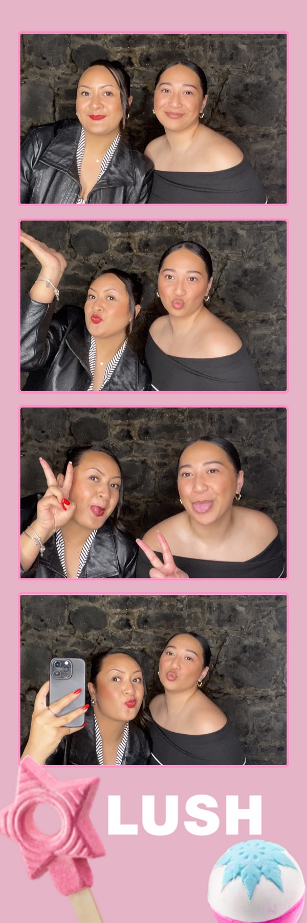 Lush Christmas PR Event | View more photos from the event at gallery.photobooth.co.nz/u/SelfieCentral/Lush-Christmas-PR-Event