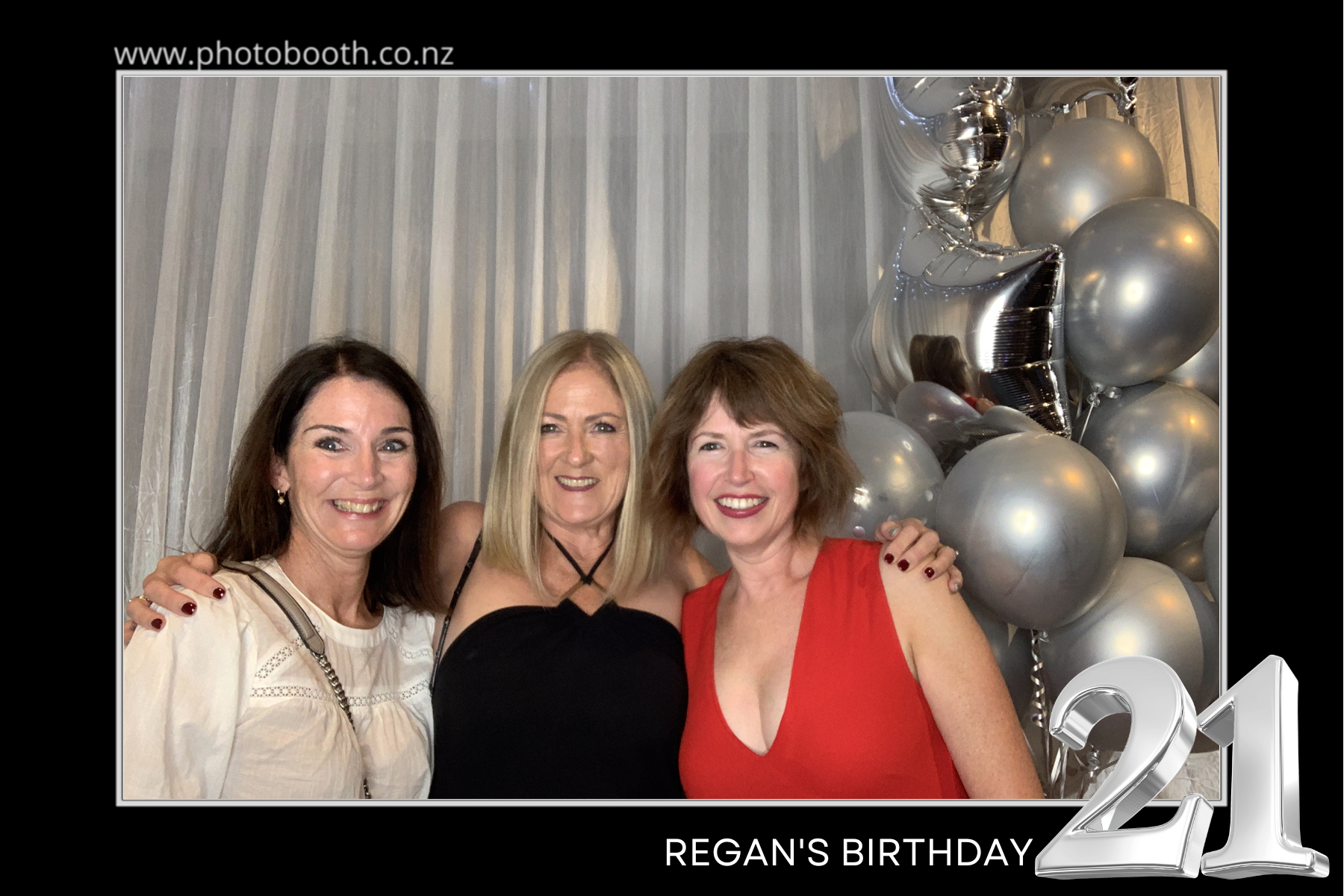 Regan's 21st | View more photos from the event at gallery.photobooth.co.nz/u/SelfieCentral/Regans-21st