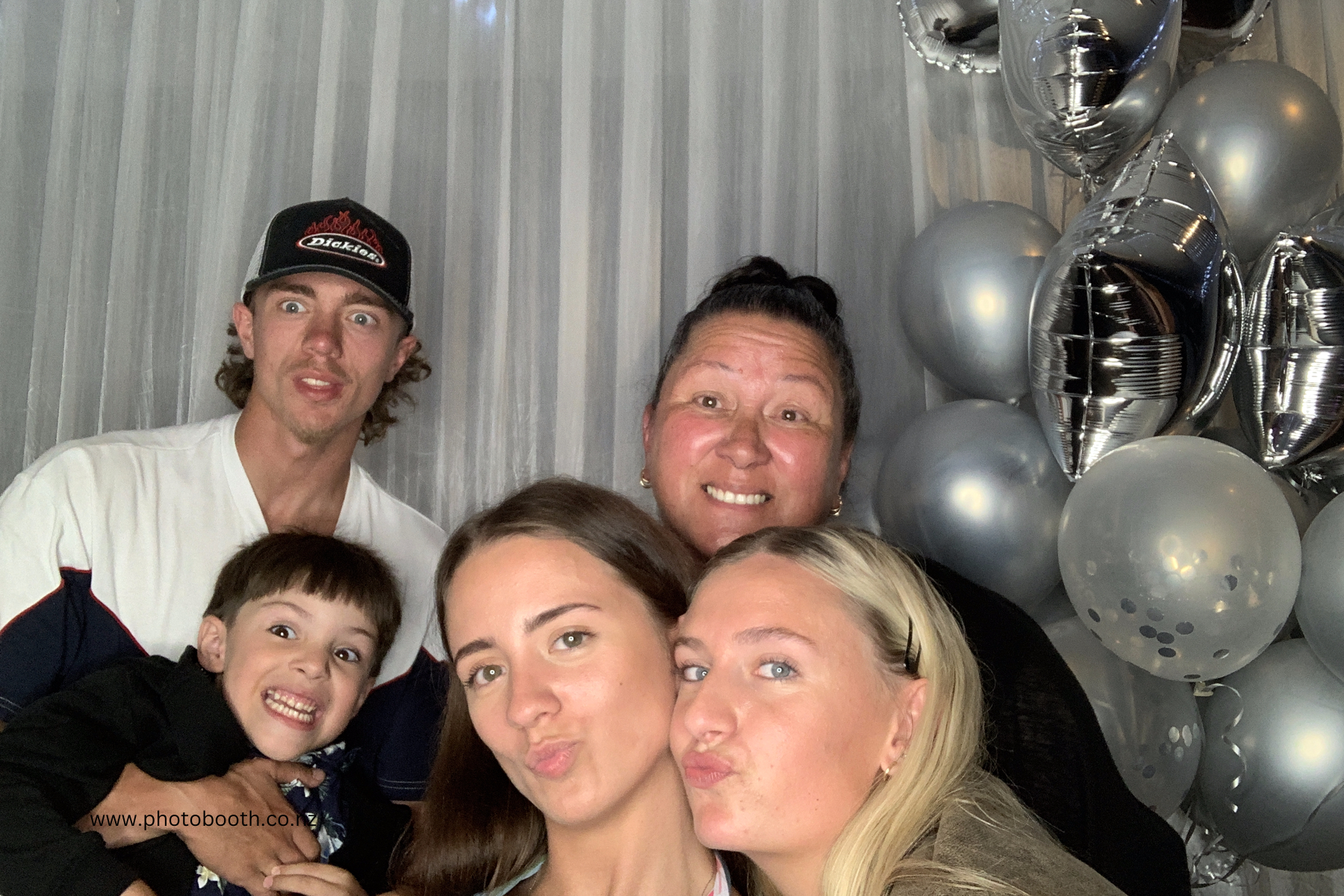 Regan's 21st | View more photos from the event at gallery.photobooth.co.nz/u/SelfieCentral/Regans-21st